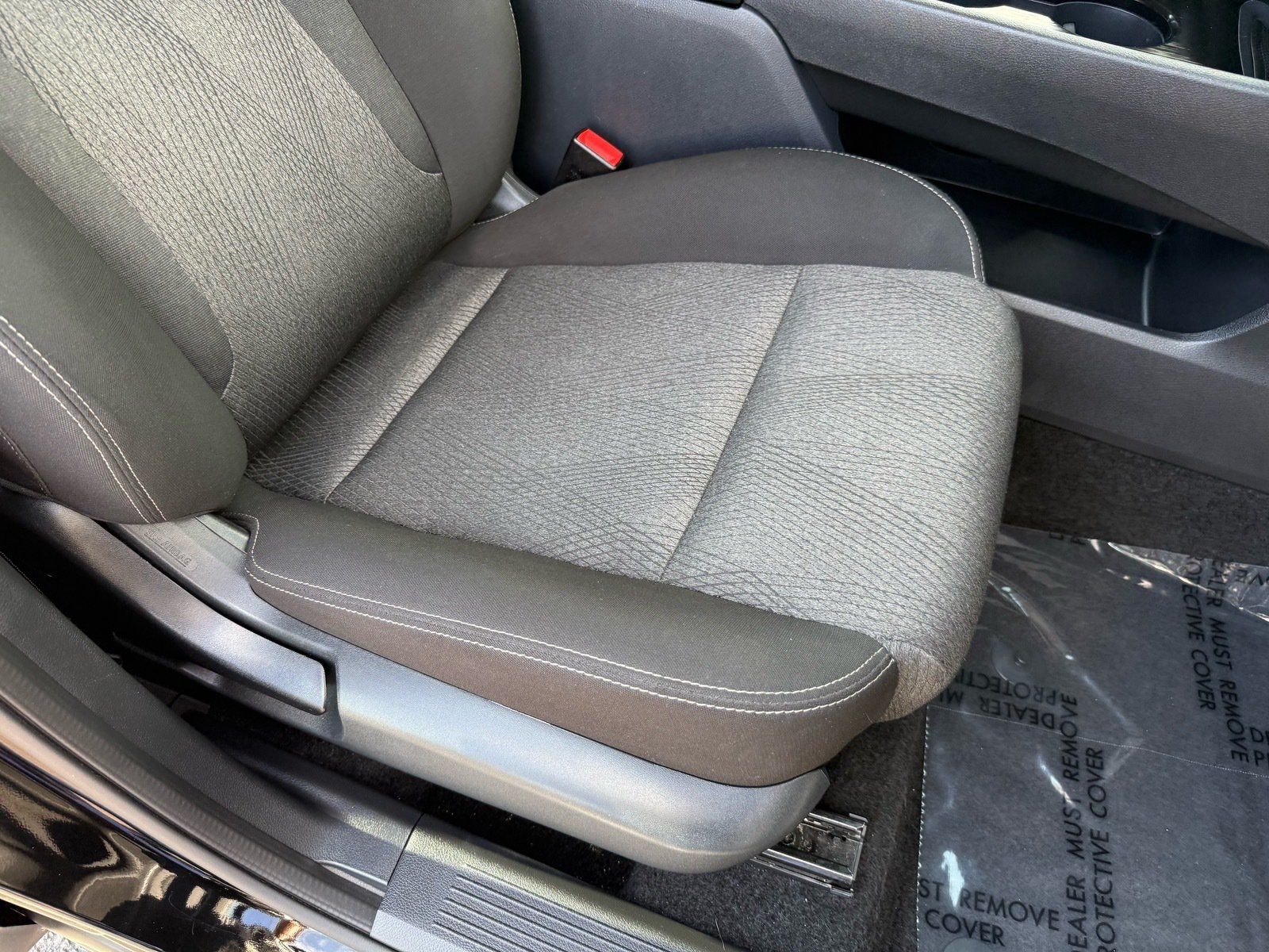 2025 Nissan Rogue SV — photo 31 thumbnail
