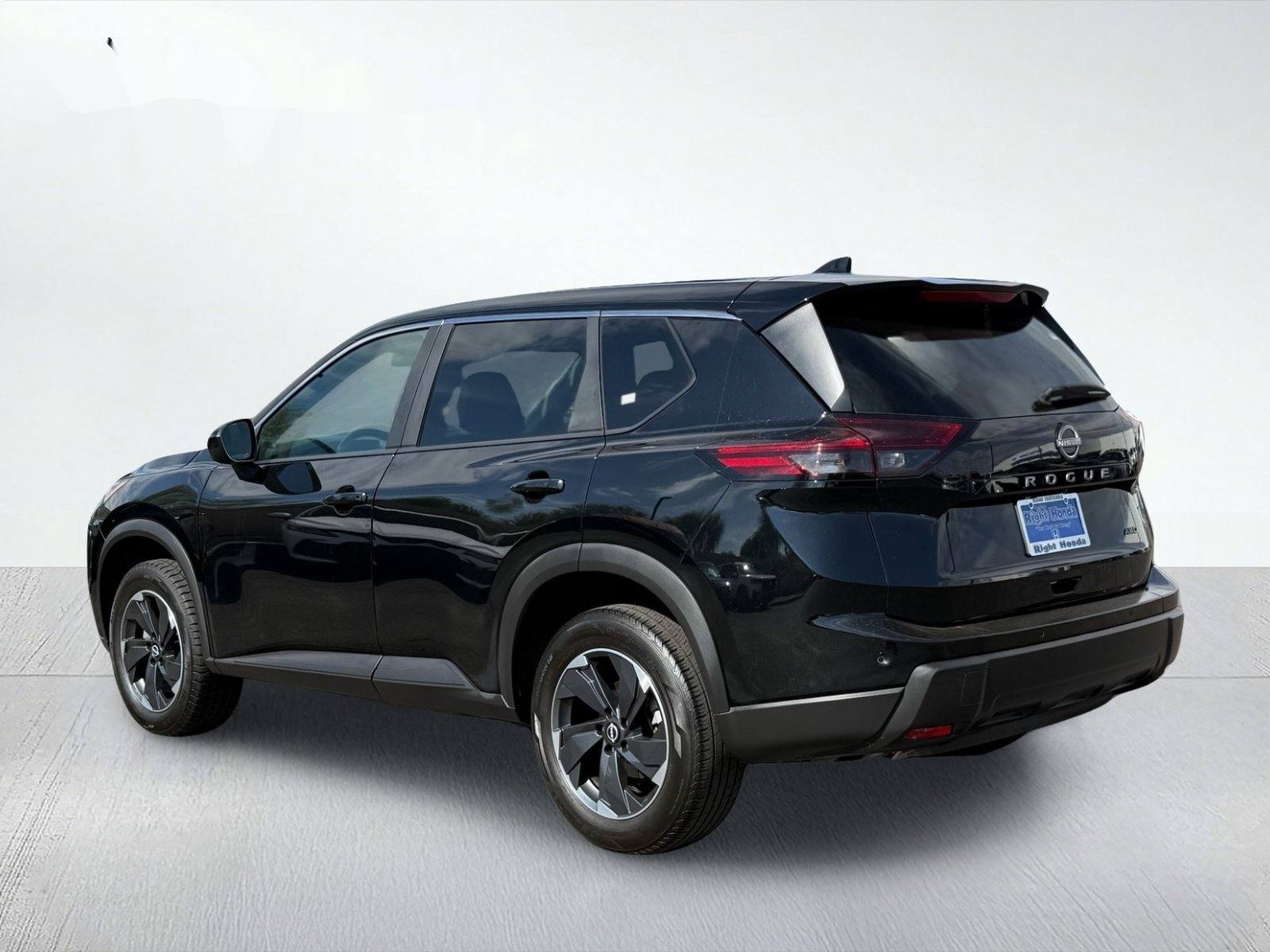 2025 Nissan Rogue SV — photo 4 thumbnail
