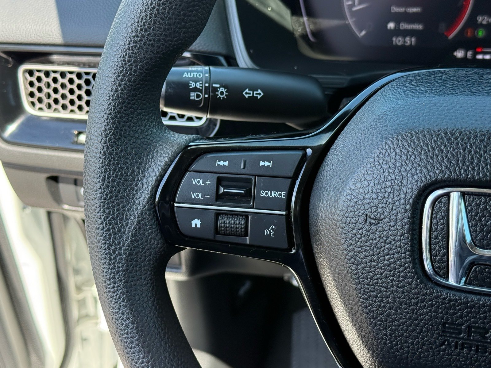2023 Honda Civic LX — photo 16 thumbnail