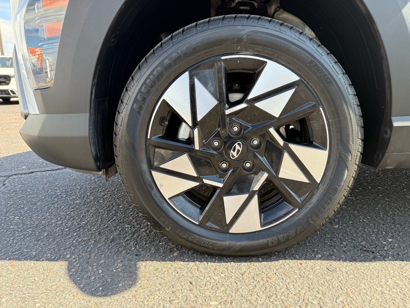 2025 Hyundai Kona SEL — photo 10 thumbnail