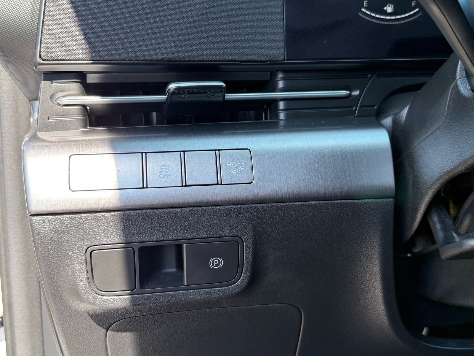 2025 Hyundai Kona SEL — photo 14 thumbnail