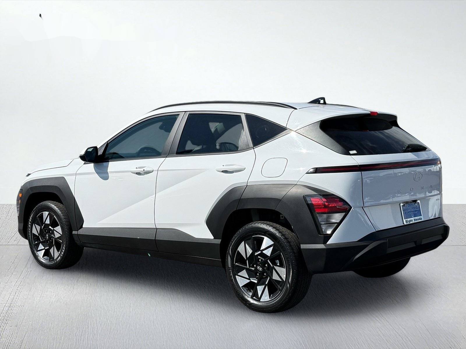 2025 Hyundai Kona SEL — photo 4 thumbnail