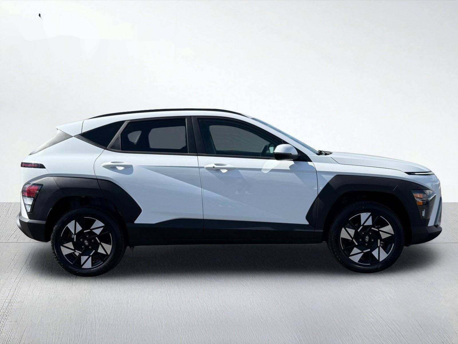 2025 Hyundai Kona SEL — photo 8 thumbnail
