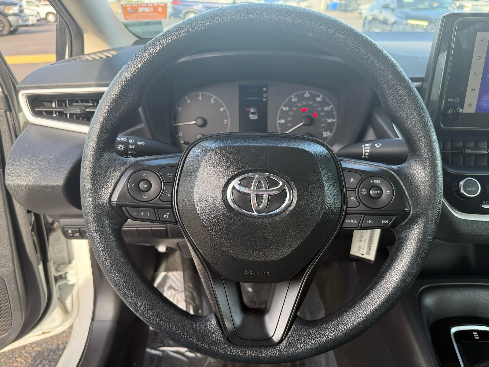 2025 Toyota Corolla LE — photo 15 thumbnail