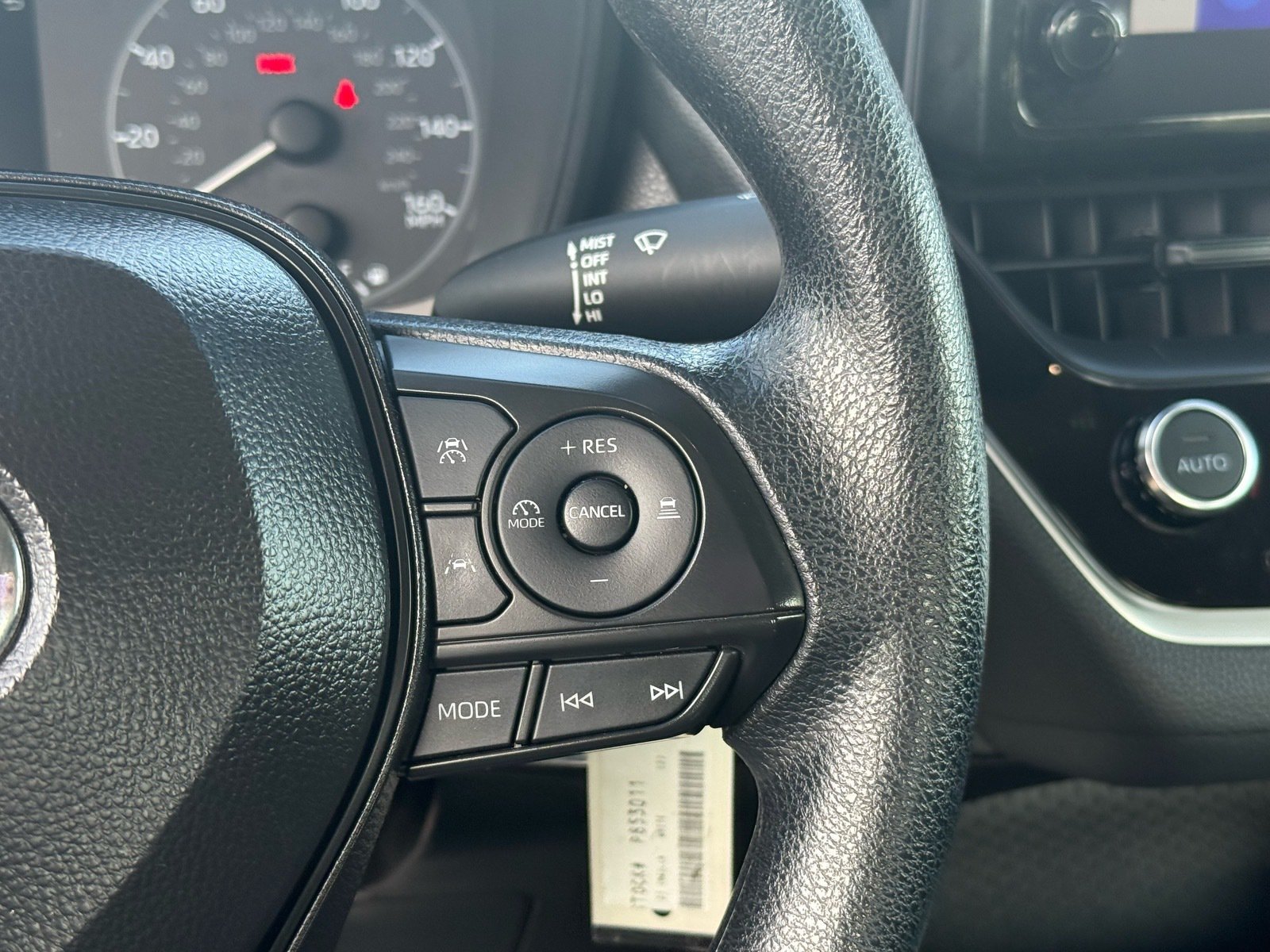 2025 Toyota Corolla LE — photo 17 thumbnail