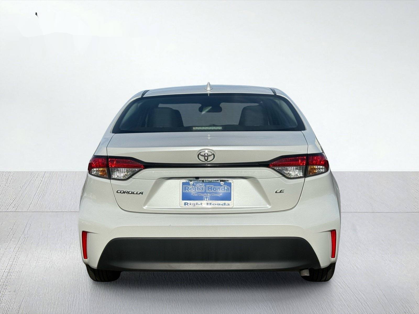 2025 Toyota Corolla LE — photo 6 thumbnail