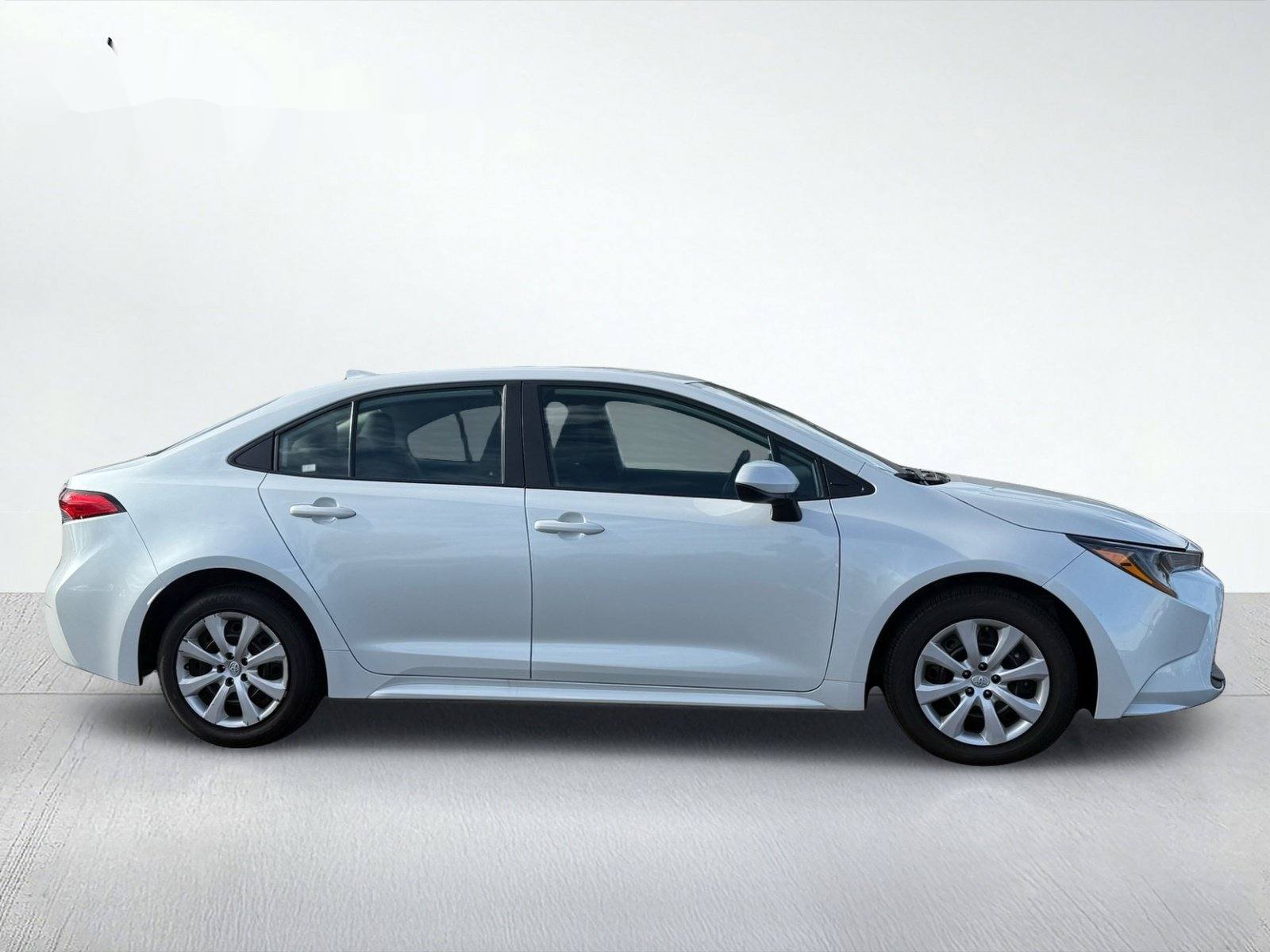 2025 Toyota Corolla LE — photo 8 thumbnail
