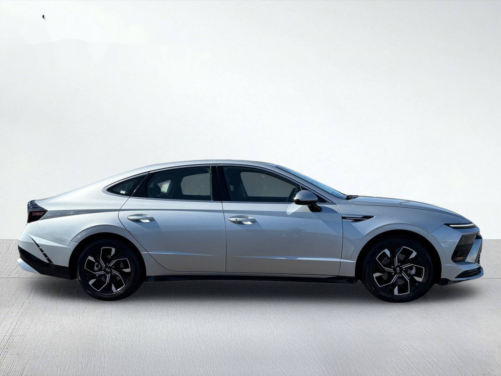 2025 Hyundai Sonata SEL — photo 8 thumbnail
