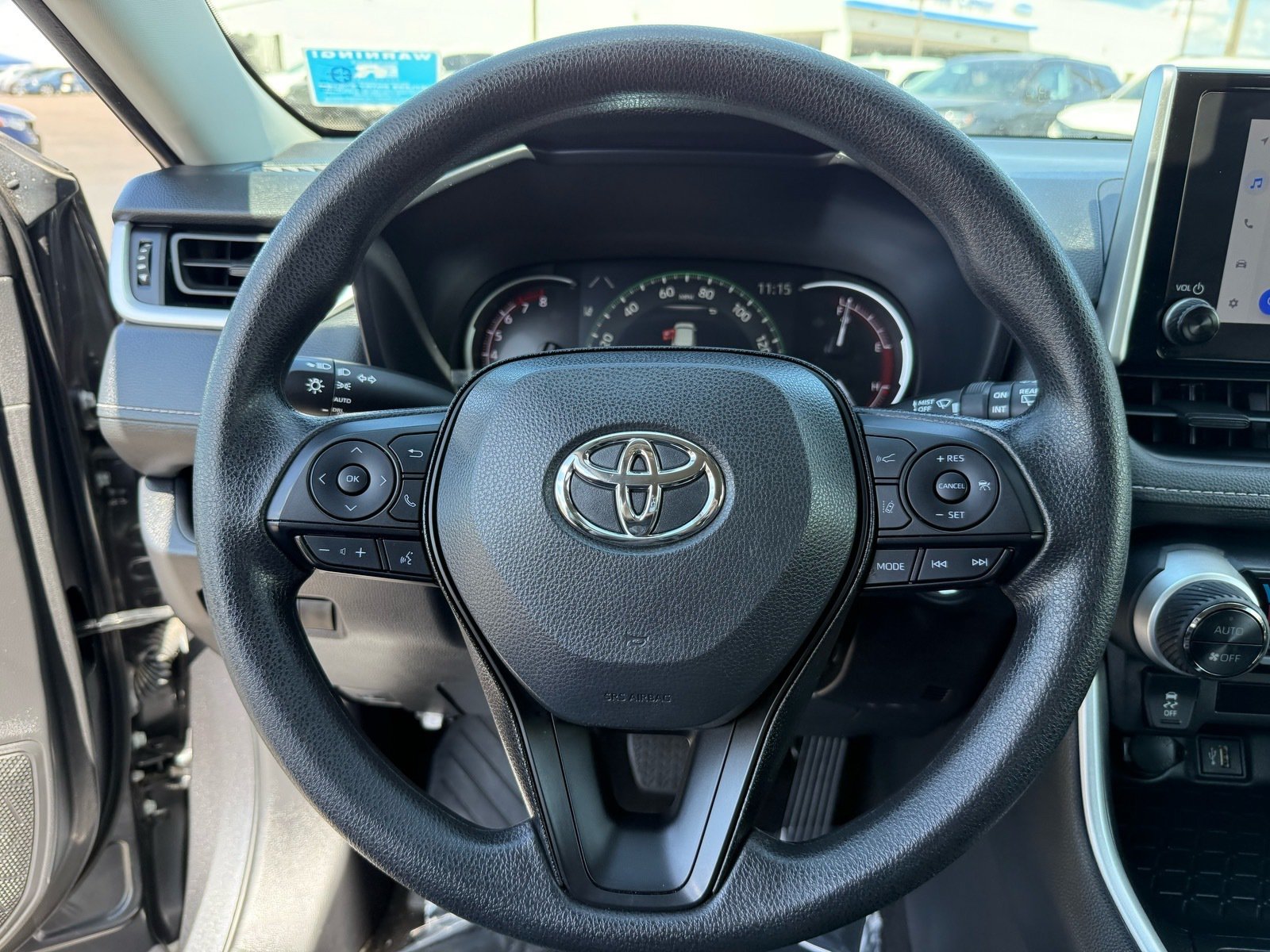 2025 Toyota RAV4 XLE — photo 15 thumbnail