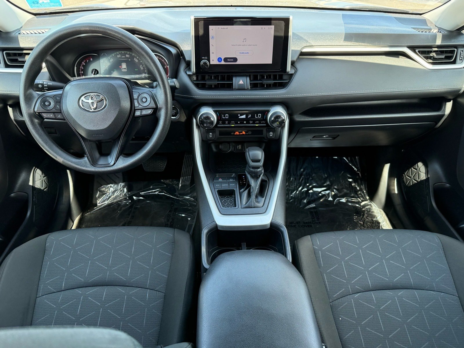 2025 Toyota RAV4 XLE — photo 27 thumbnail