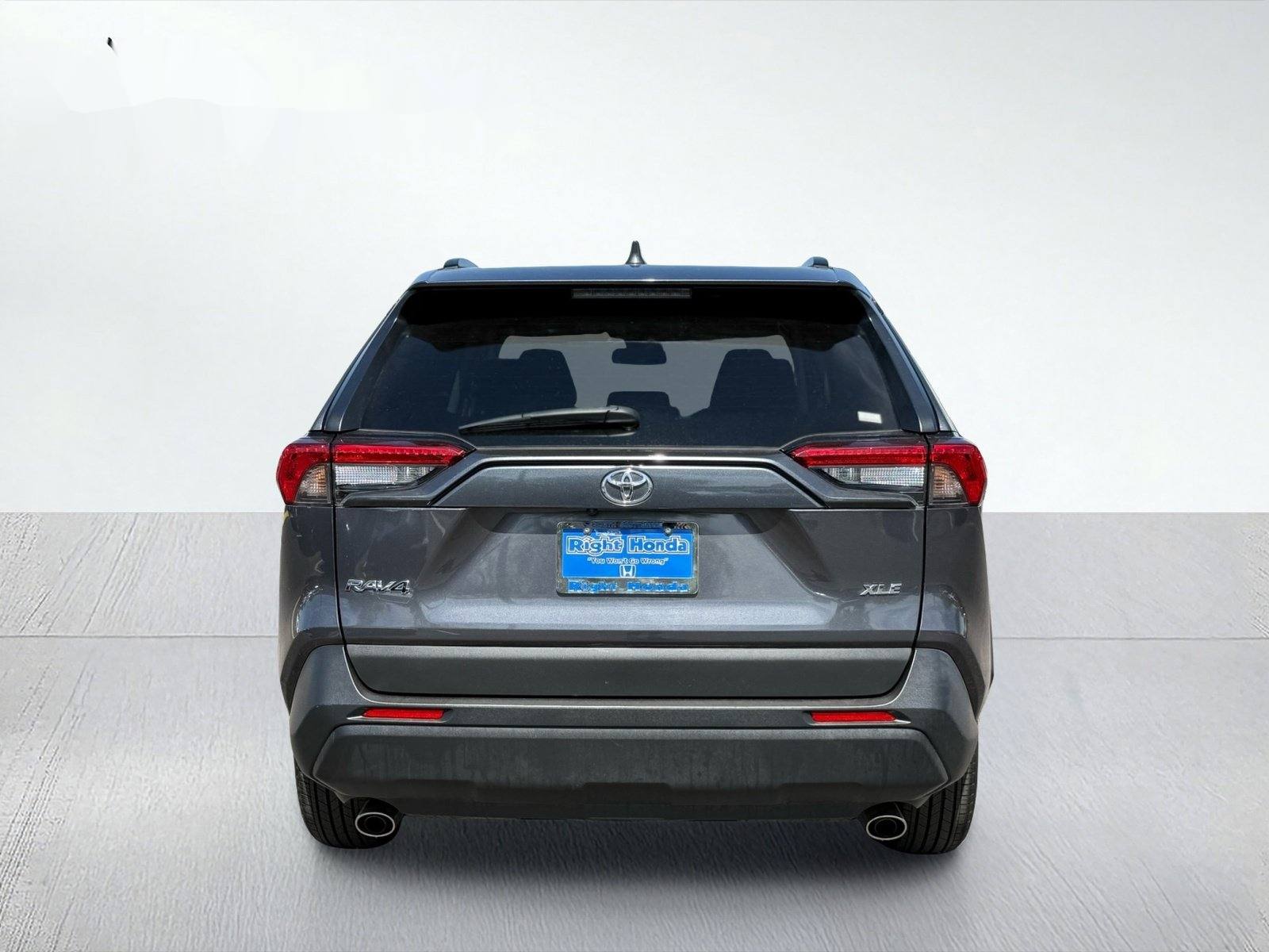 2025 Toyota RAV4 XLE — photo 6 thumbnail