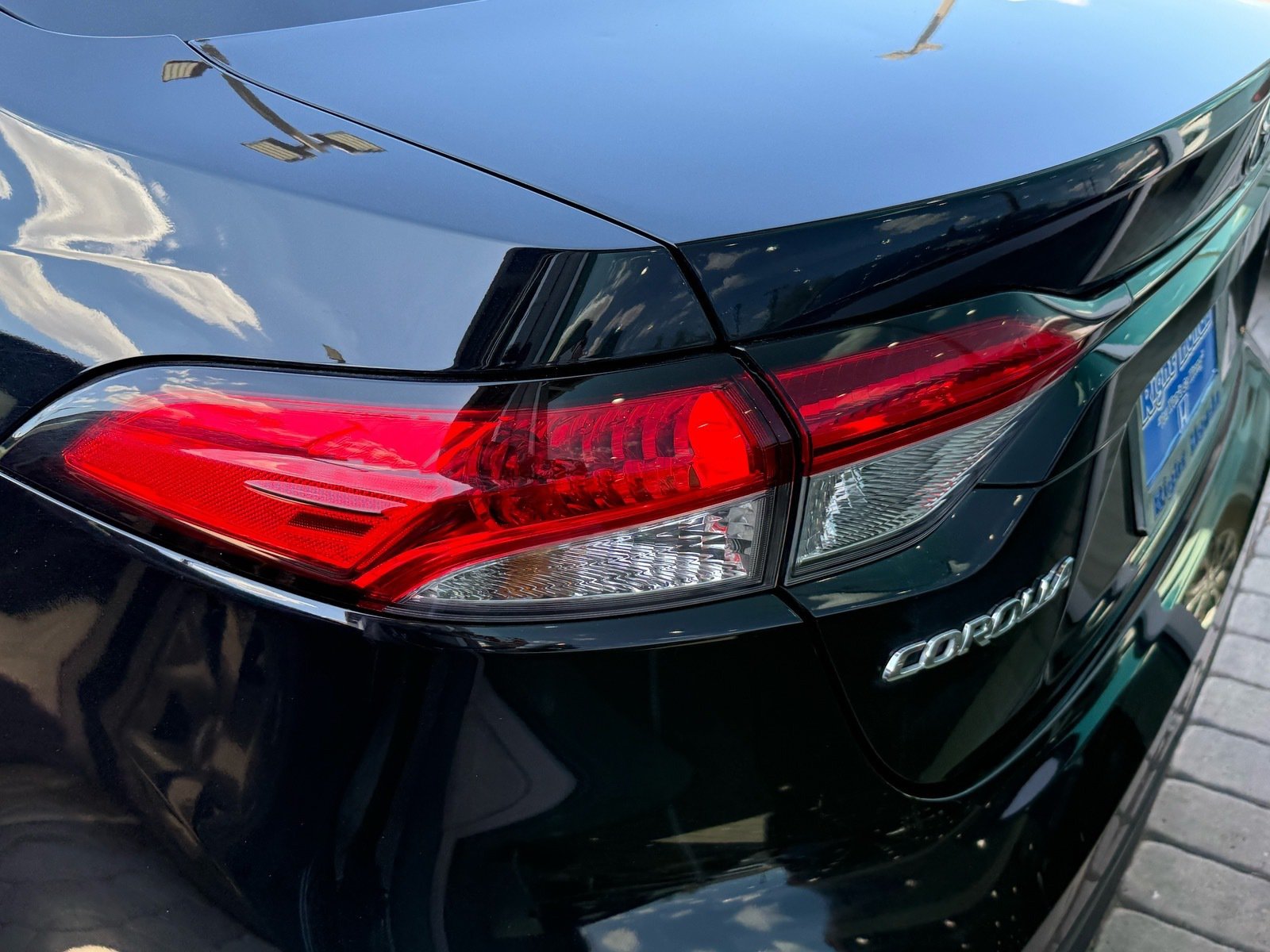 2025 Toyota Corolla LE — photo 8 thumbnail