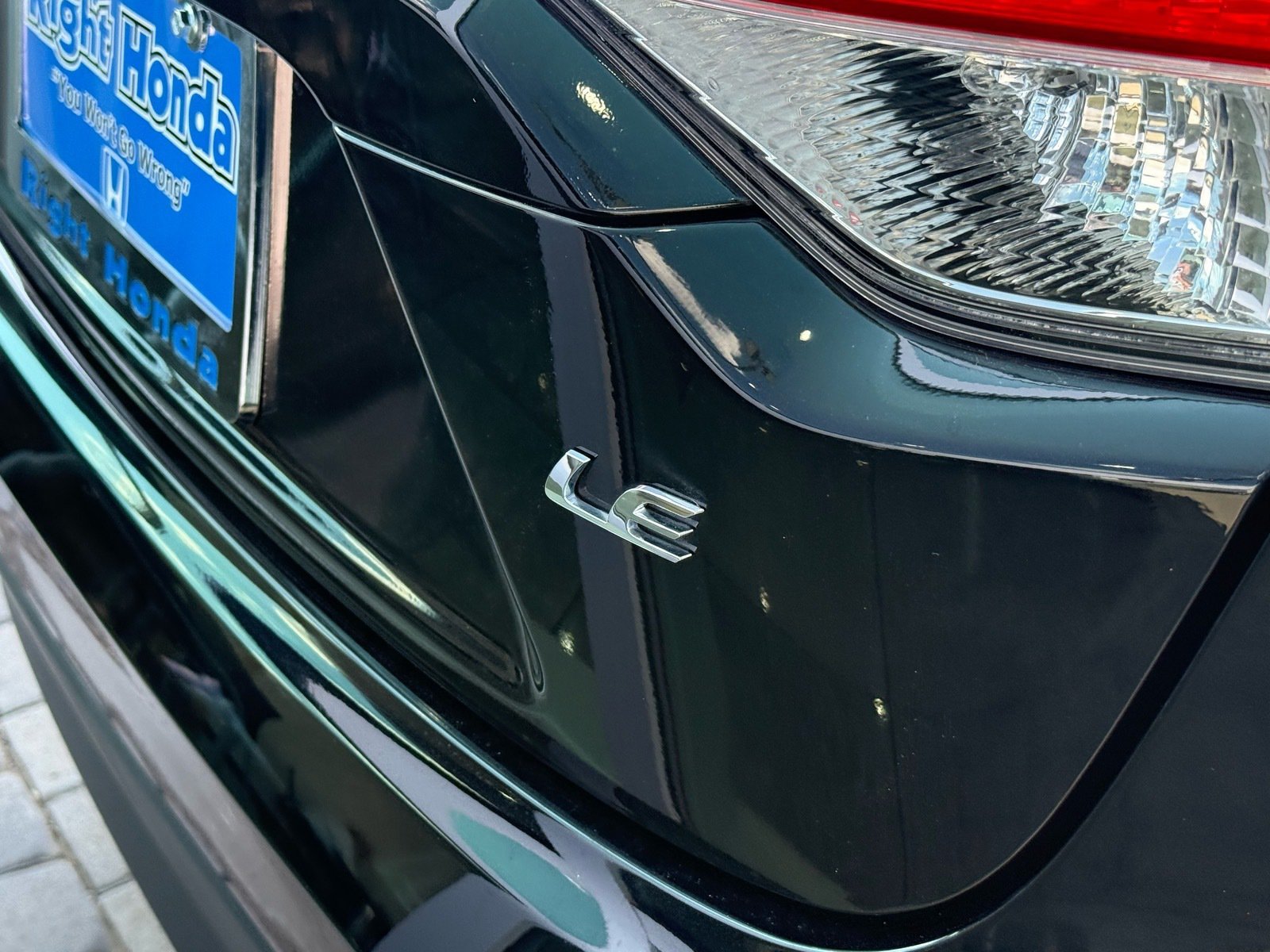 2025 Toyota Corolla LE — photo 9 thumbnail