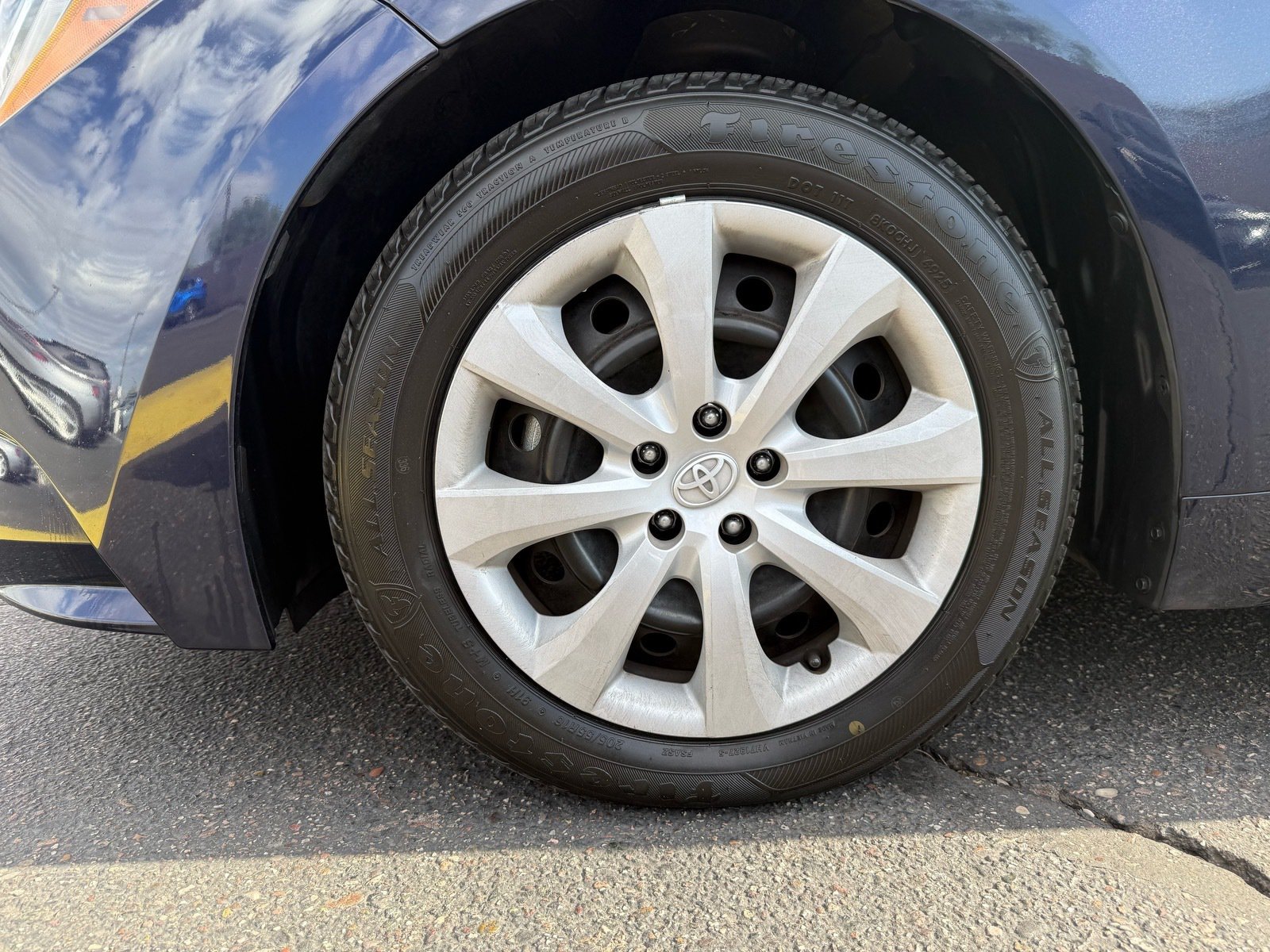 2025 Toyota Corolla LE — photo 10 thumbnail