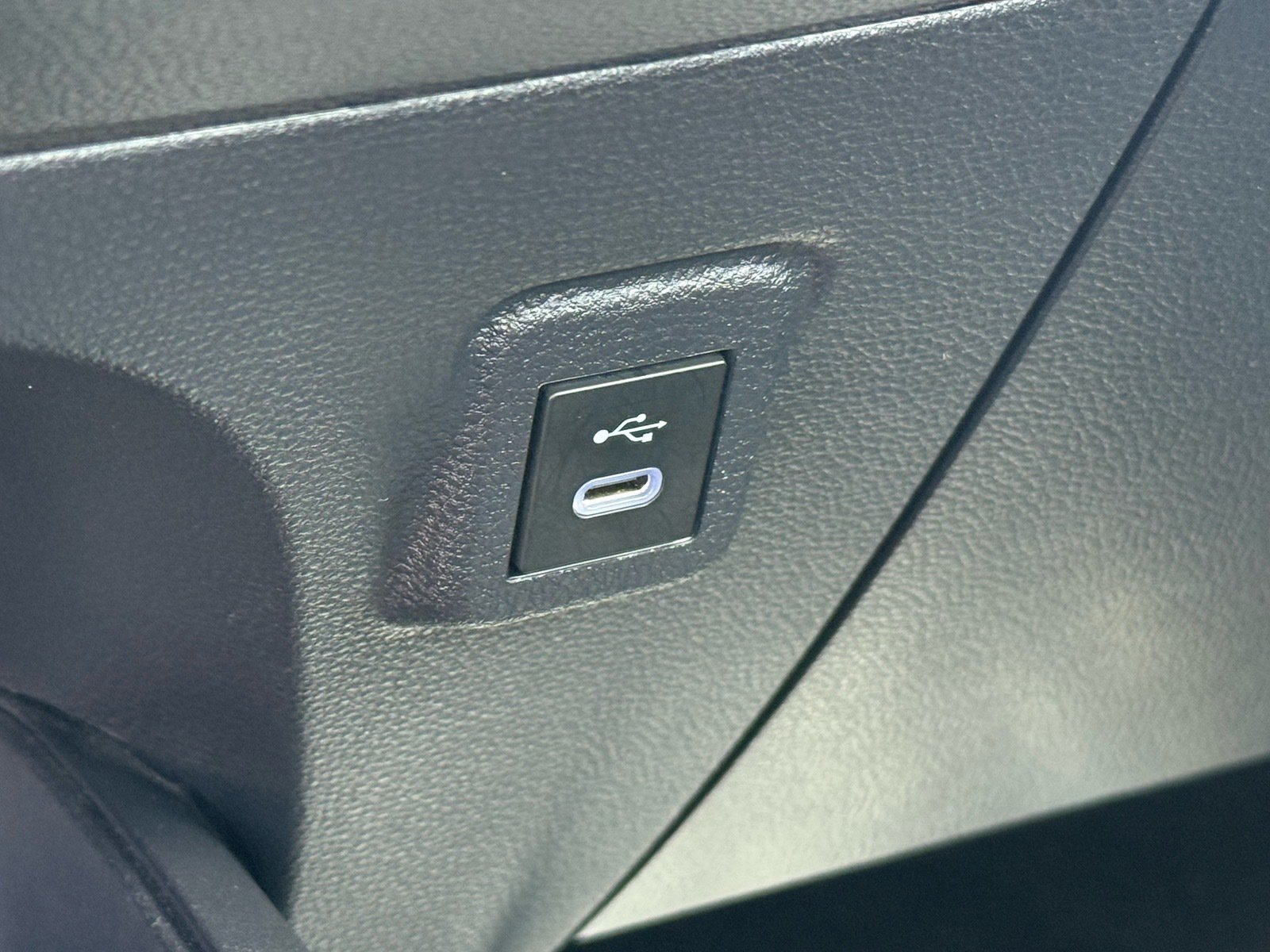 2025 Toyota Corolla LE — photo 23 thumbnail
