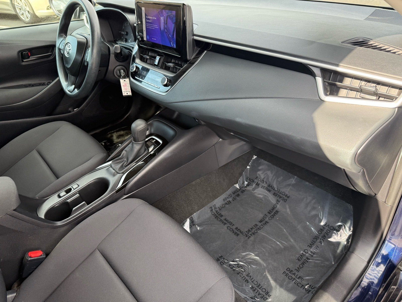 2025 Toyota Corolla LE — photo 28 thumbnail