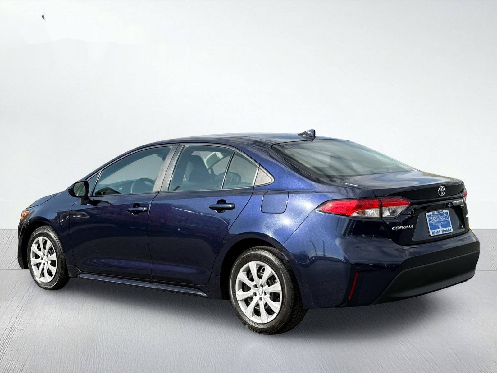 2025 Toyota Corolla LE — photo 4 thumbnail