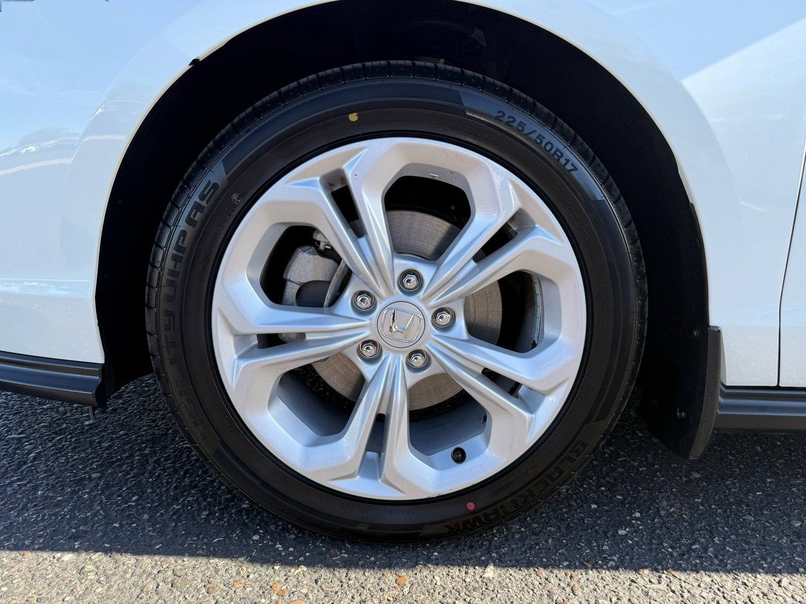 2024 Honda Accord Sedan LX — photo 11 thumbnail