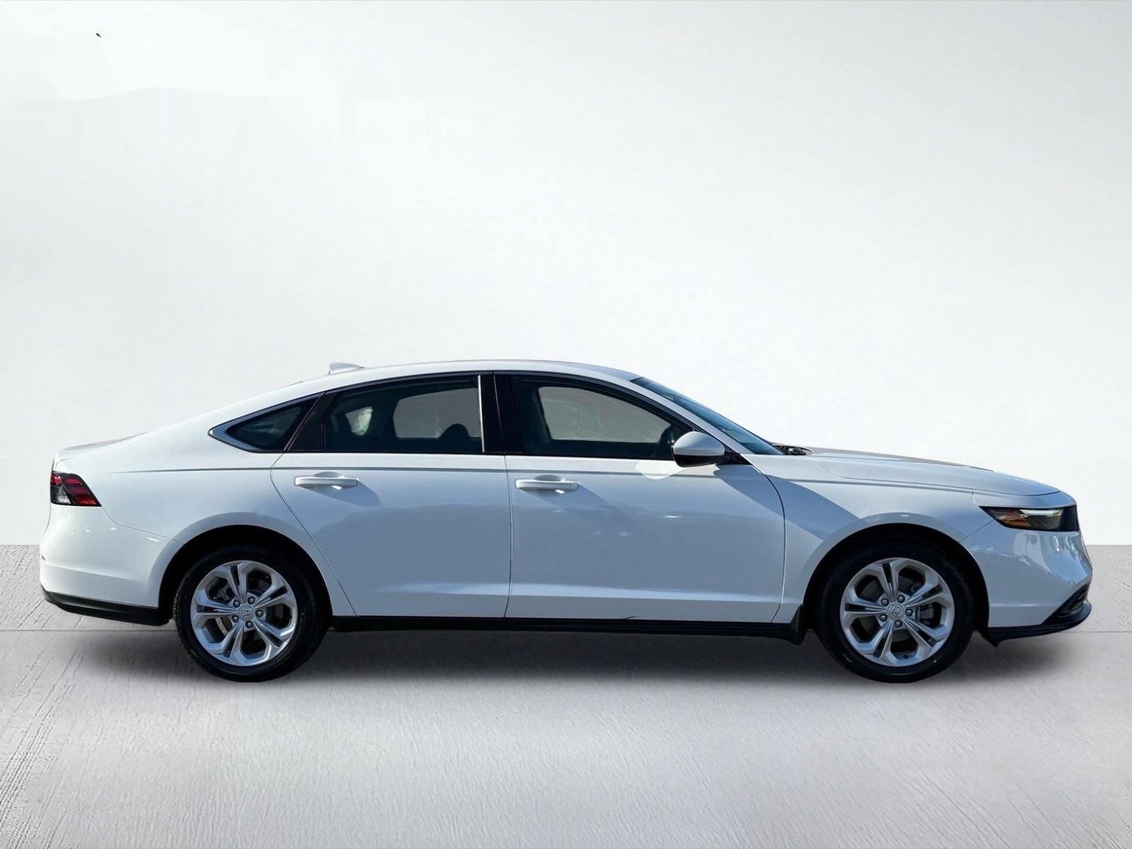 2024 Honda Accord Sedan LX — photo 9 thumbnail