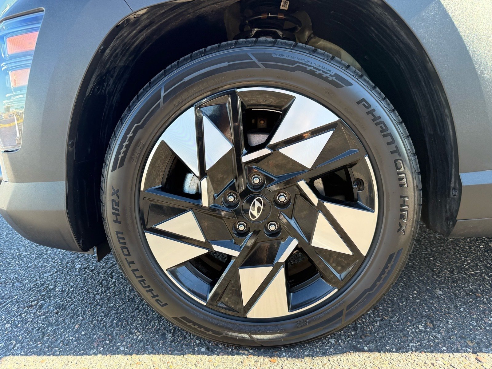 2025 Hyundai Kona SEL — photo 10 thumbnail