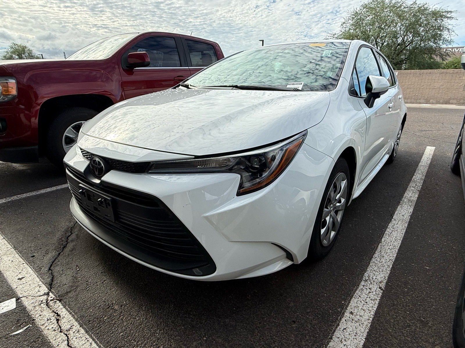 2025 Toyota Corolla LE — photo 2 thumbnail