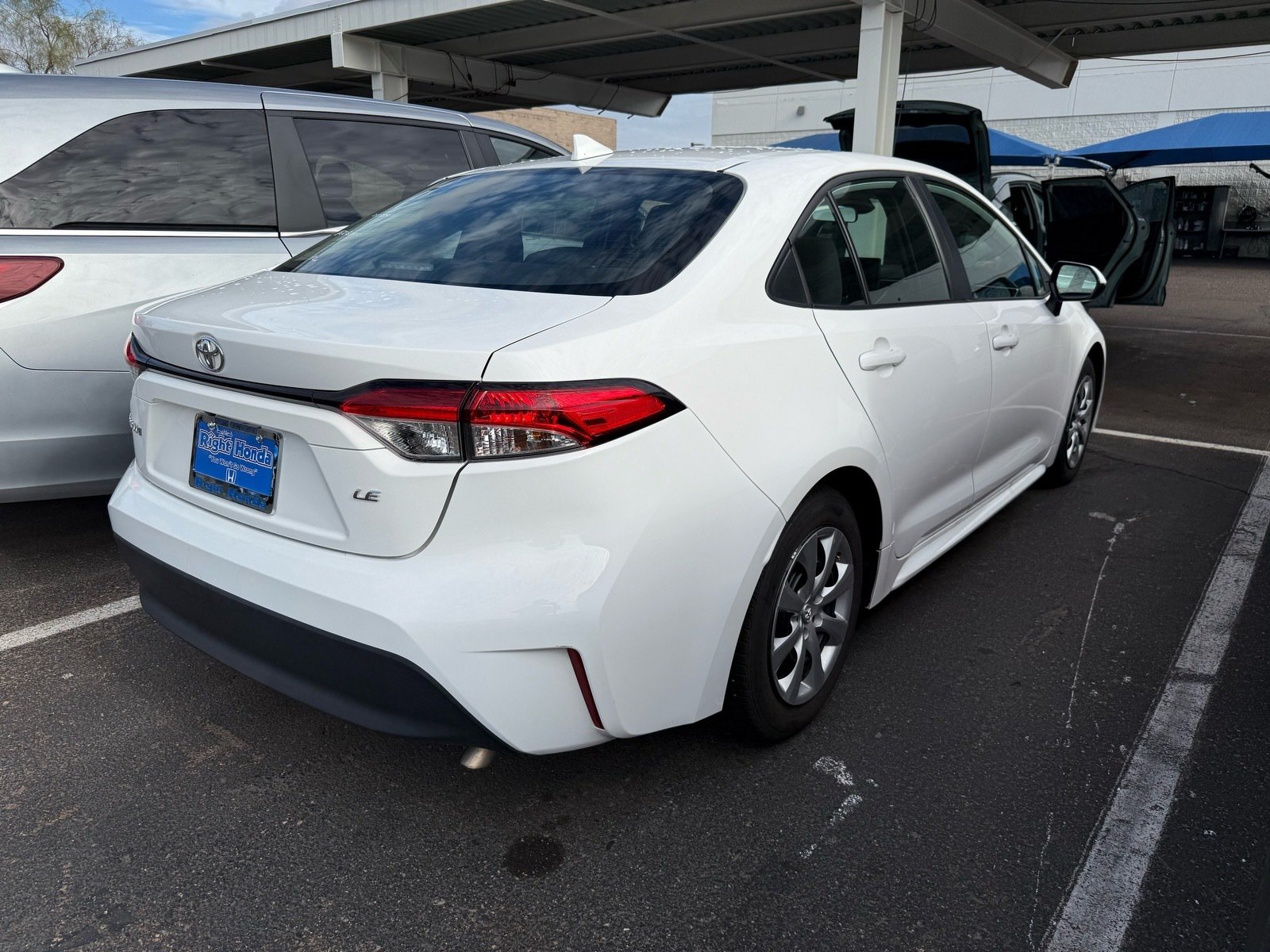 2025 Toyota Corolla LE — photo 4 thumbnail
