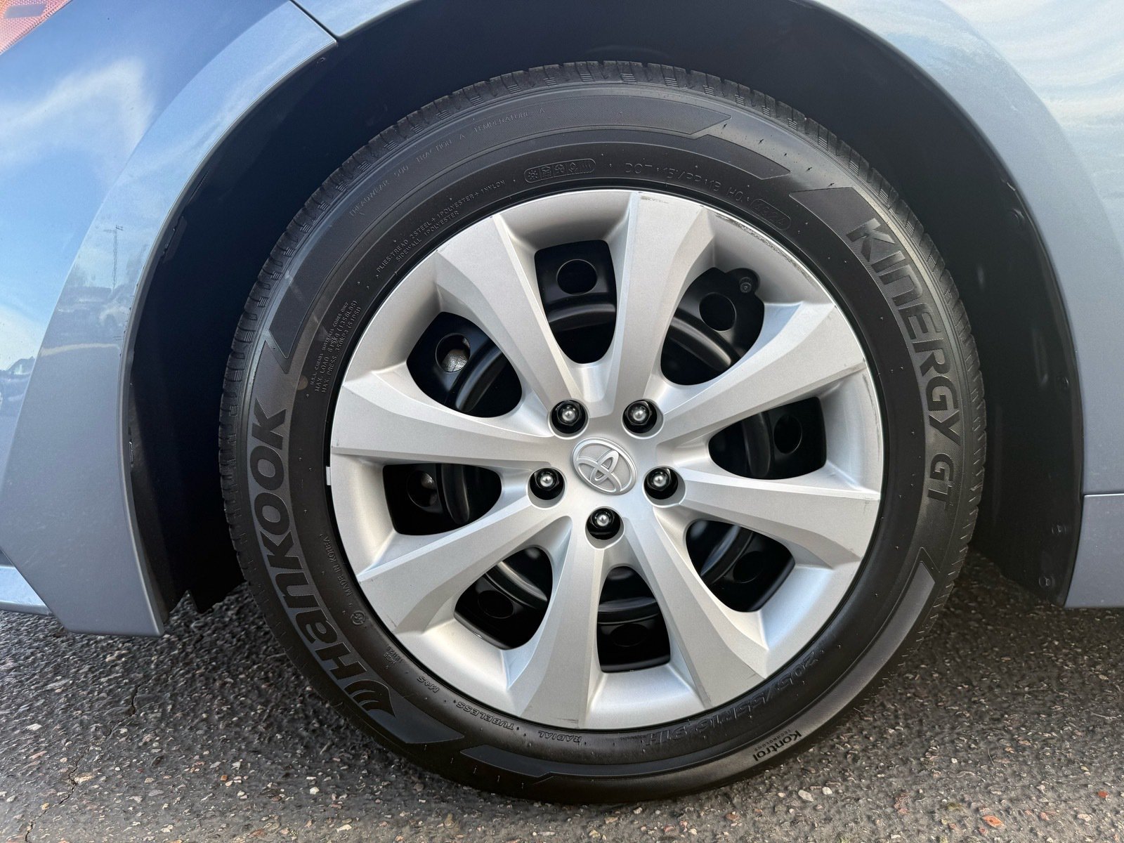 2025 Toyota Corolla LE — photo 10 thumbnail