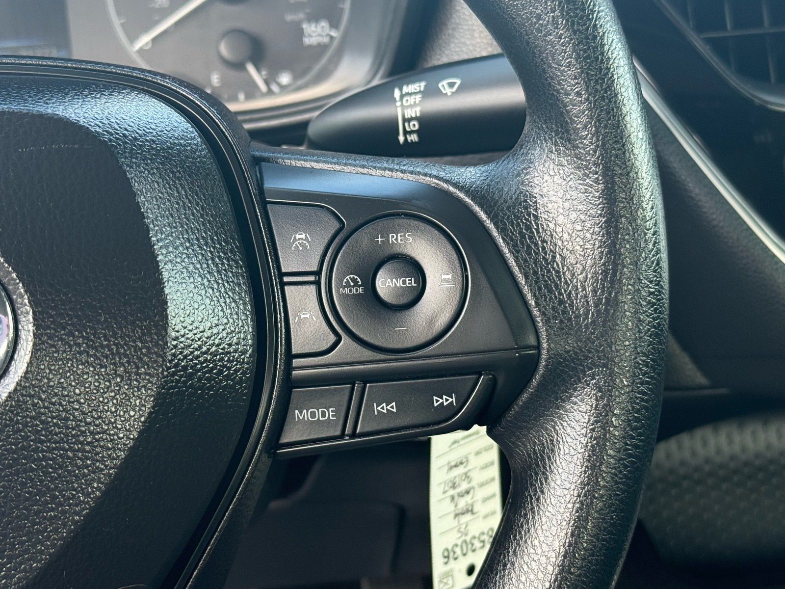 2025 Toyota Corolla LE — photo 17 thumbnail