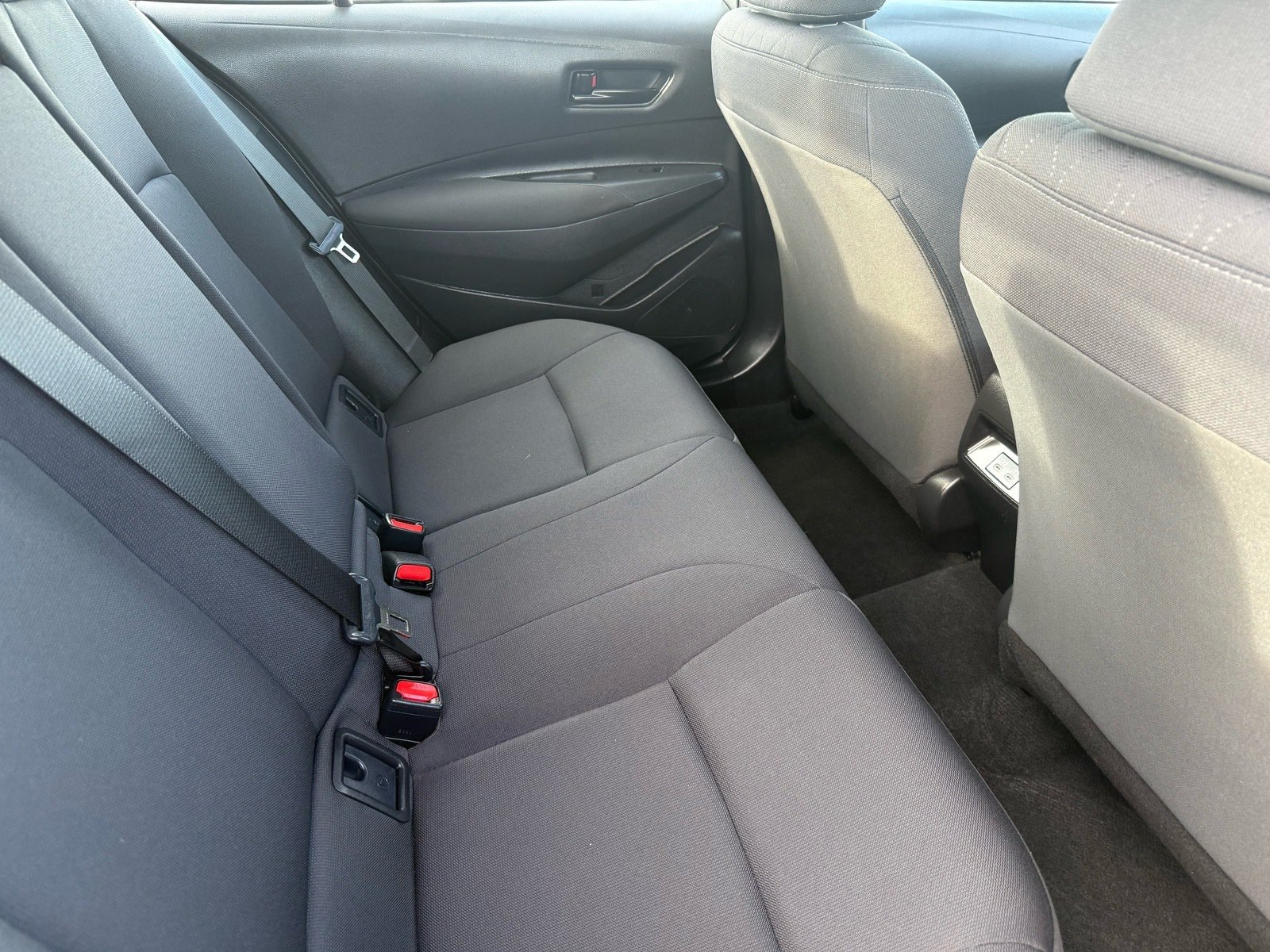 2025 Toyota Corolla LE — photo 27 thumbnail