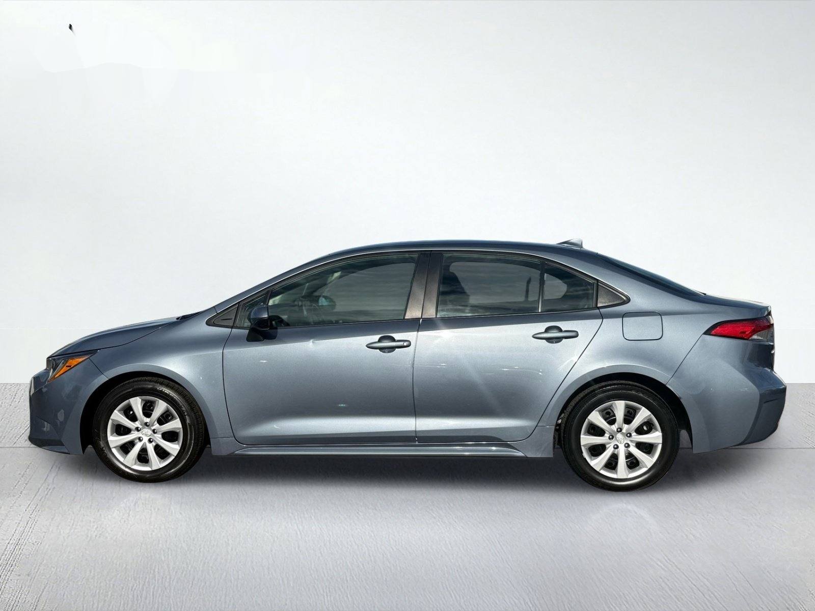2025 Toyota Corolla LE — photo 3 thumbnail