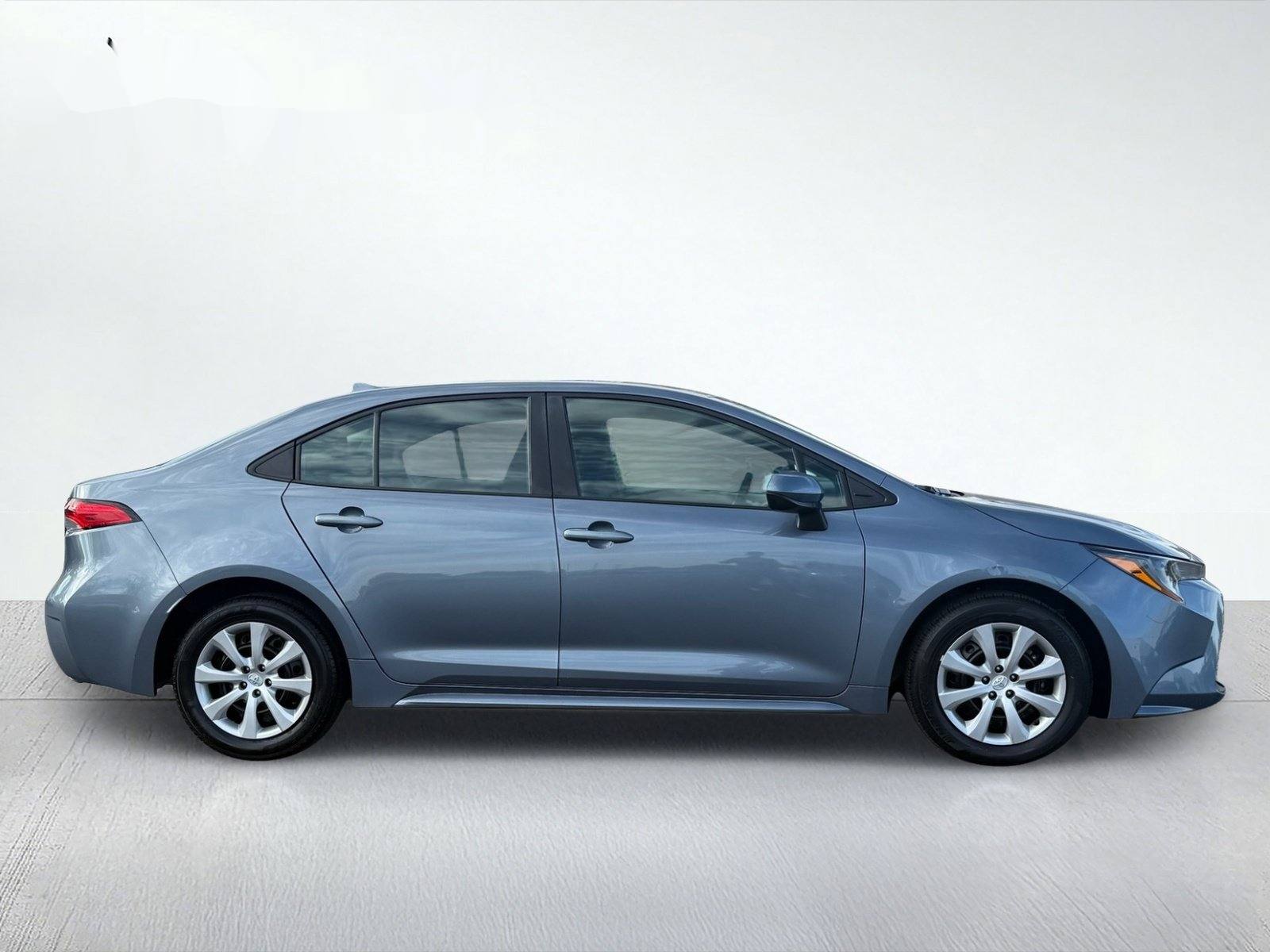 2025 Toyota Corolla LE — photo 8 thumbnail