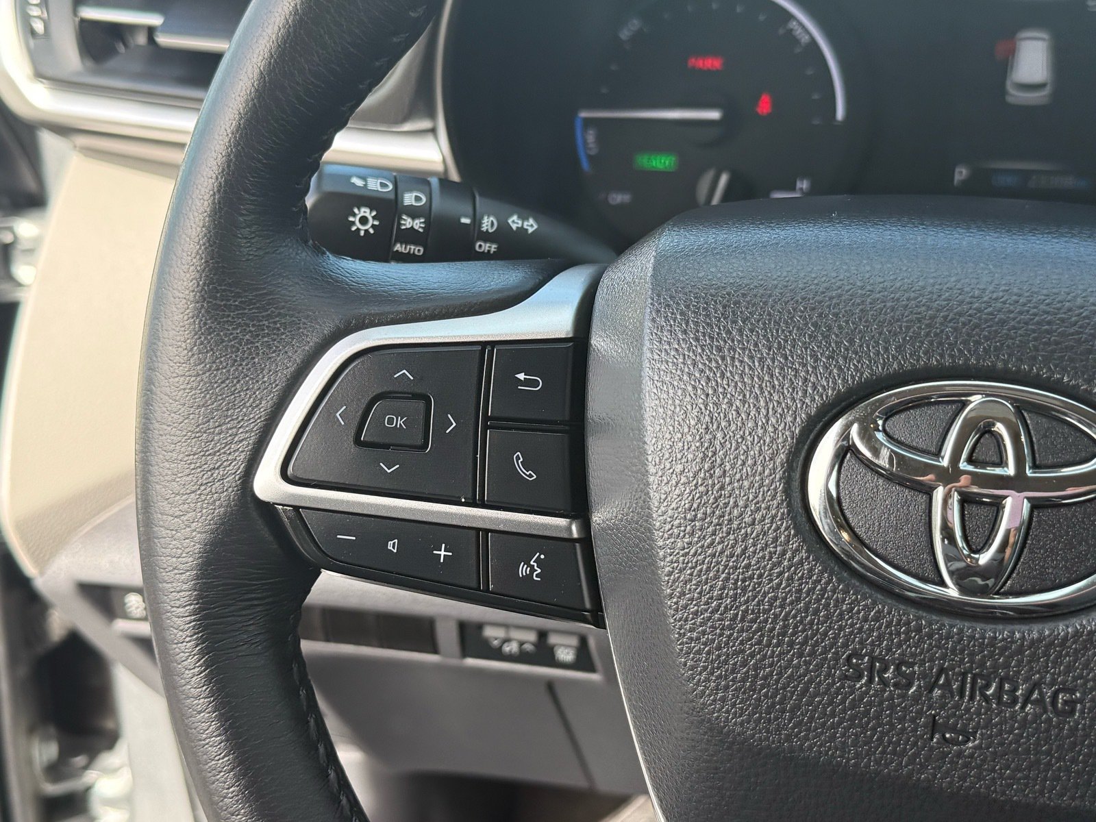 2024 Toyota Sienna XLE — photo 16 thumbnail