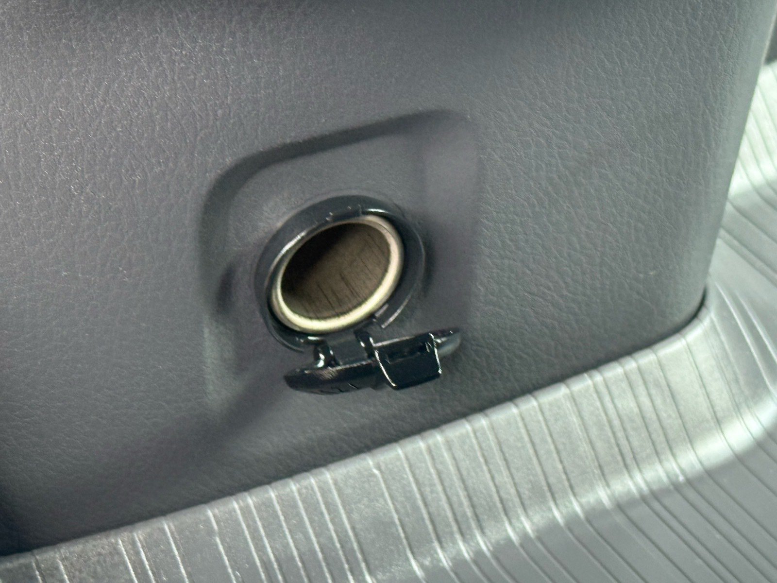 2024 Toyota Sienna XLE — photo 23 thumbnail