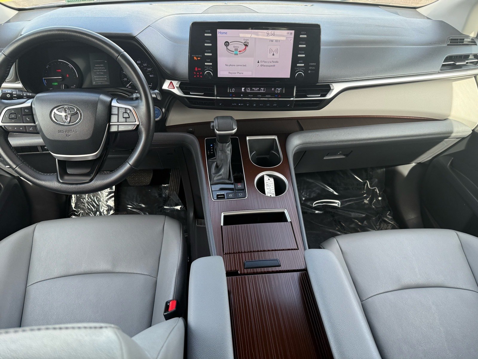 2024 Toyota Sienna XLE — photo 28 thumbnail