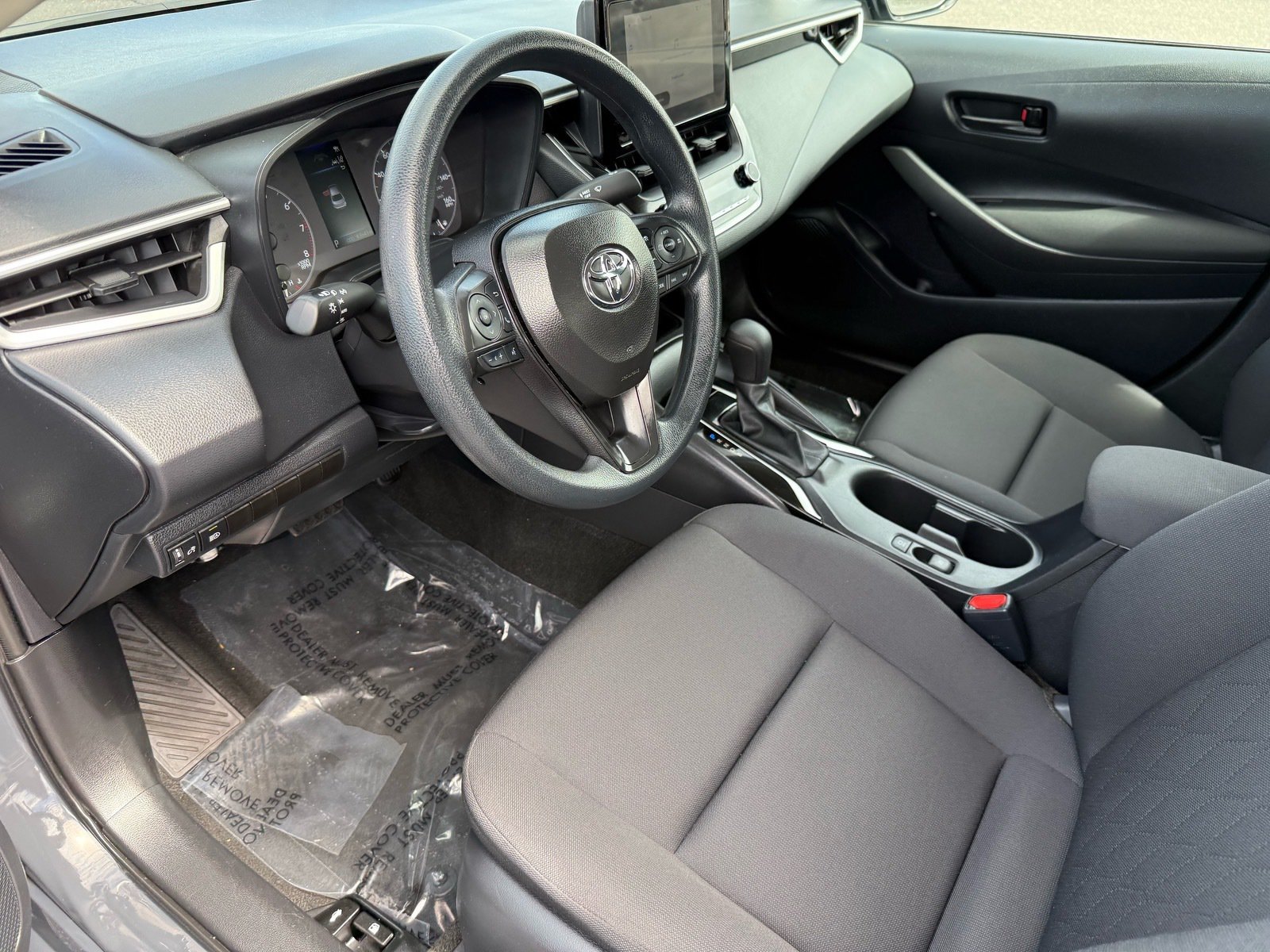 2025 Toyota Corolla LE — photo 11 thumbnail