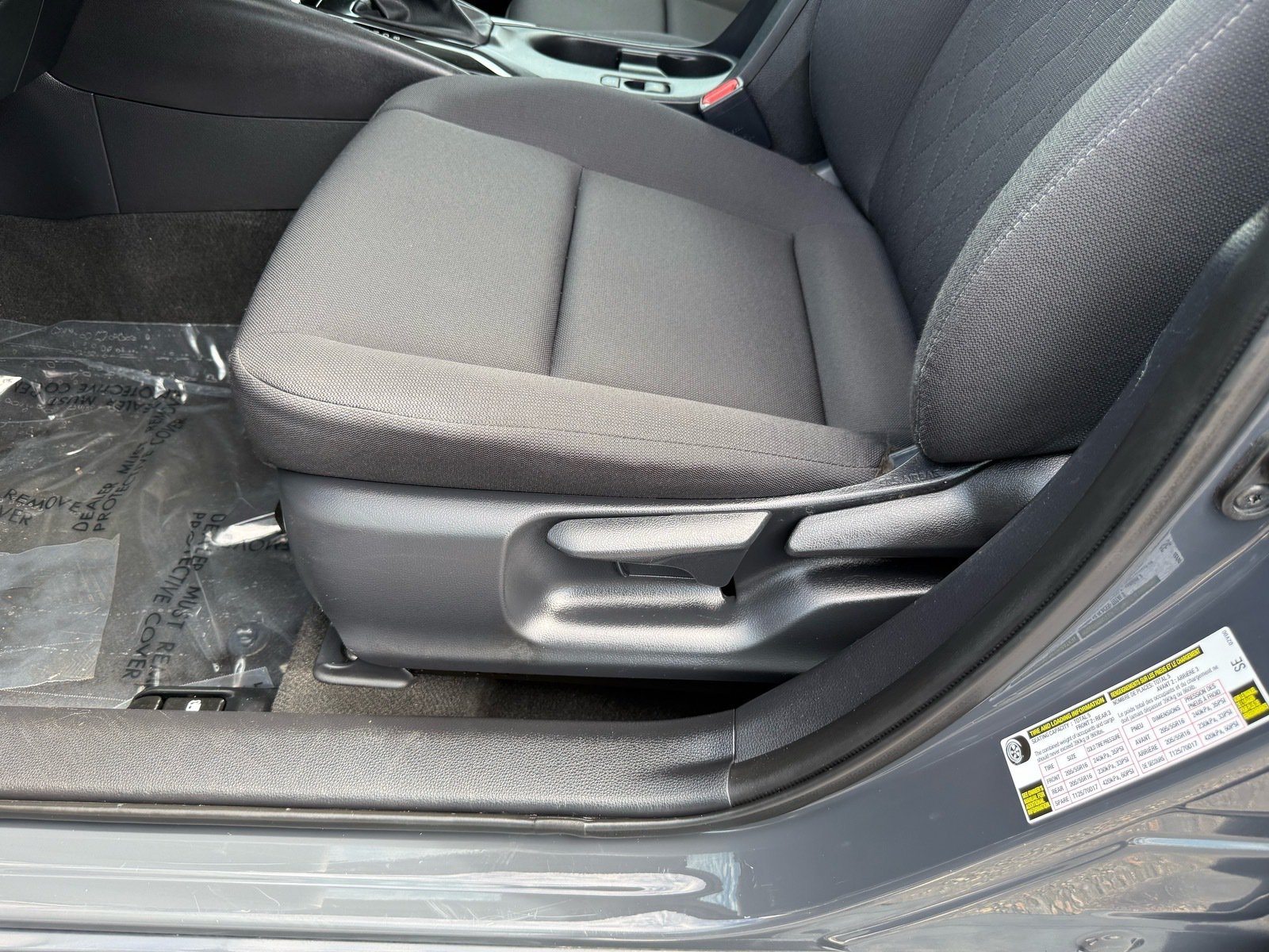 2025 Toyota Corolla LE — photo 13 thumbnail