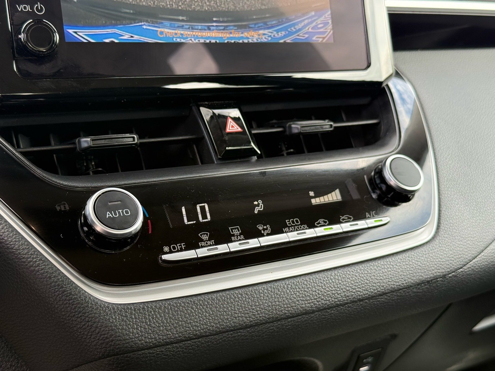 2025 Toyota Corolla LE — photo 22 thumbnail