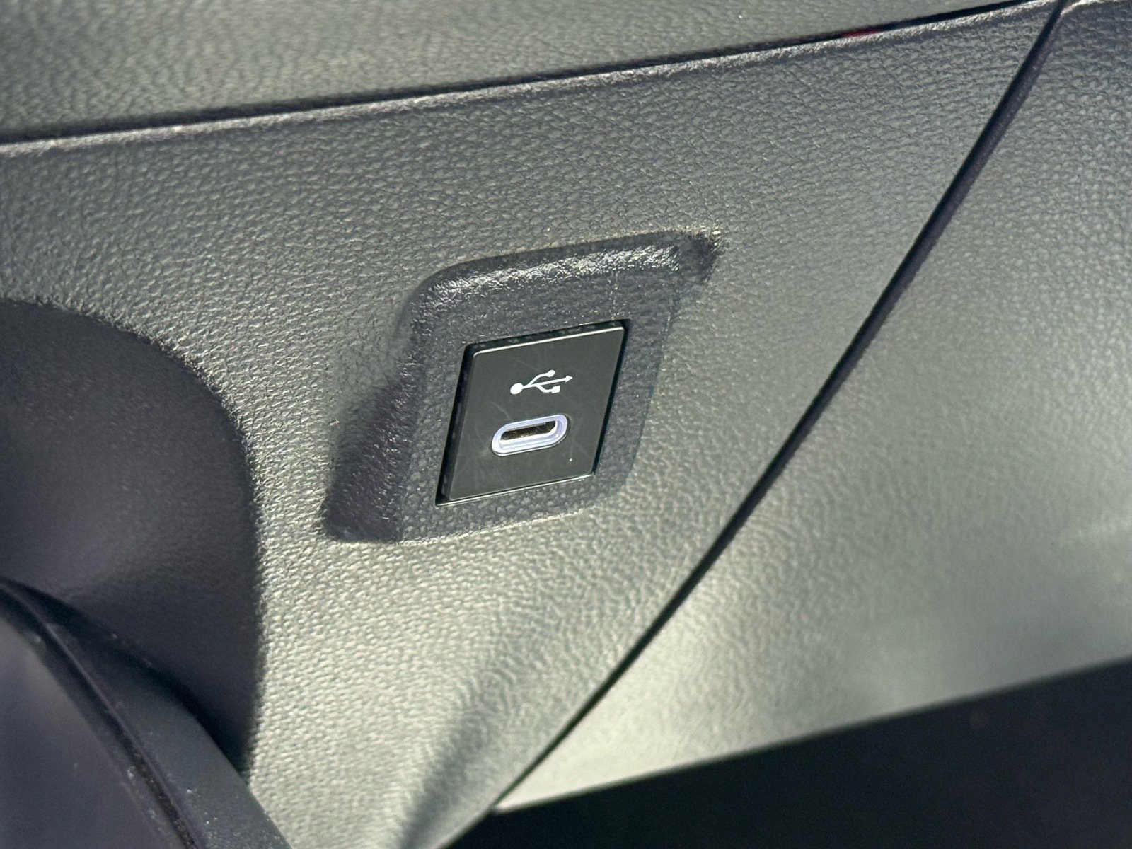 2025 Toyota Corolla LE — photo 23 thumbnail