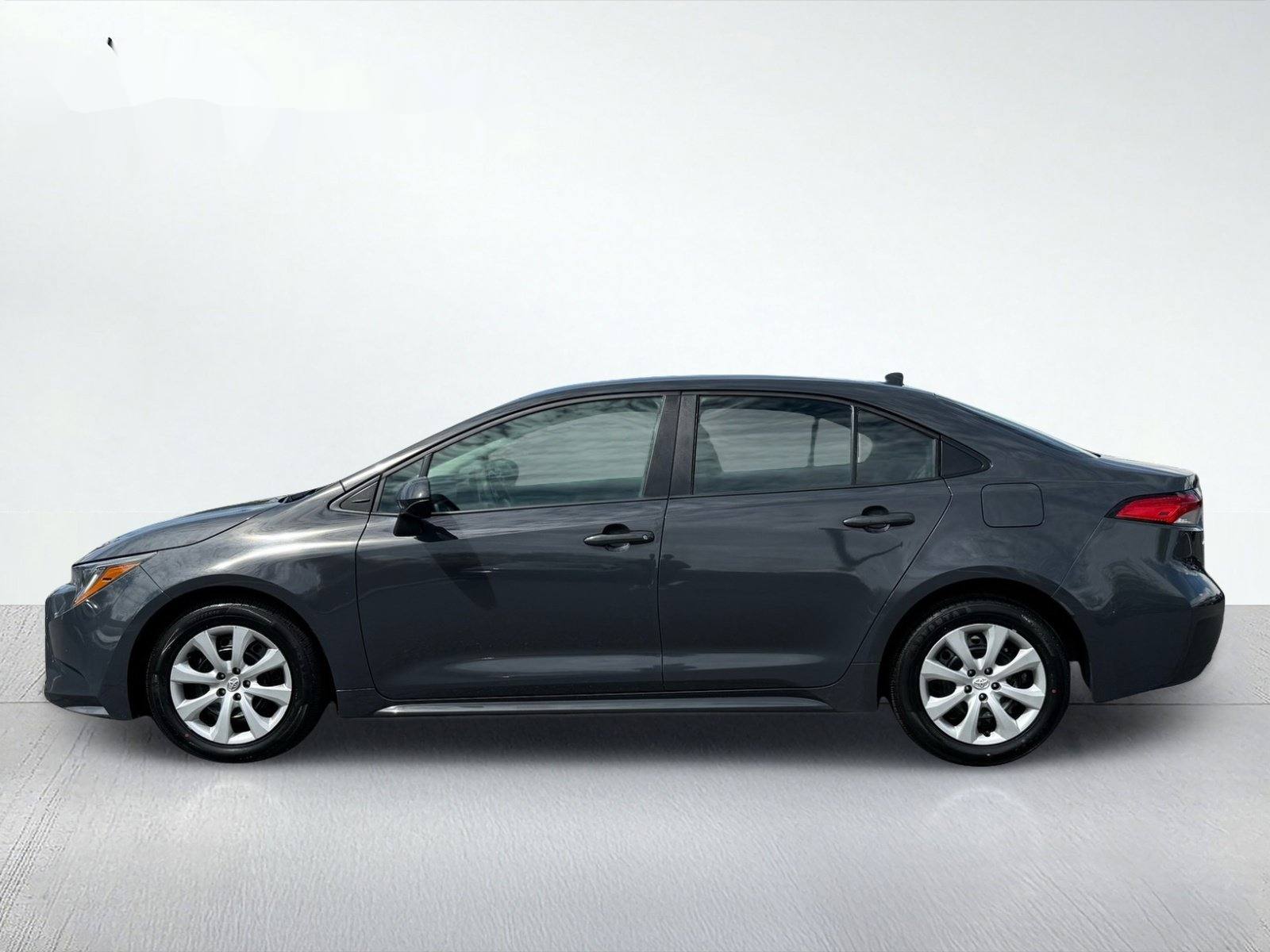 2025 Toyota Corolla LE — photo 3 thumbnail