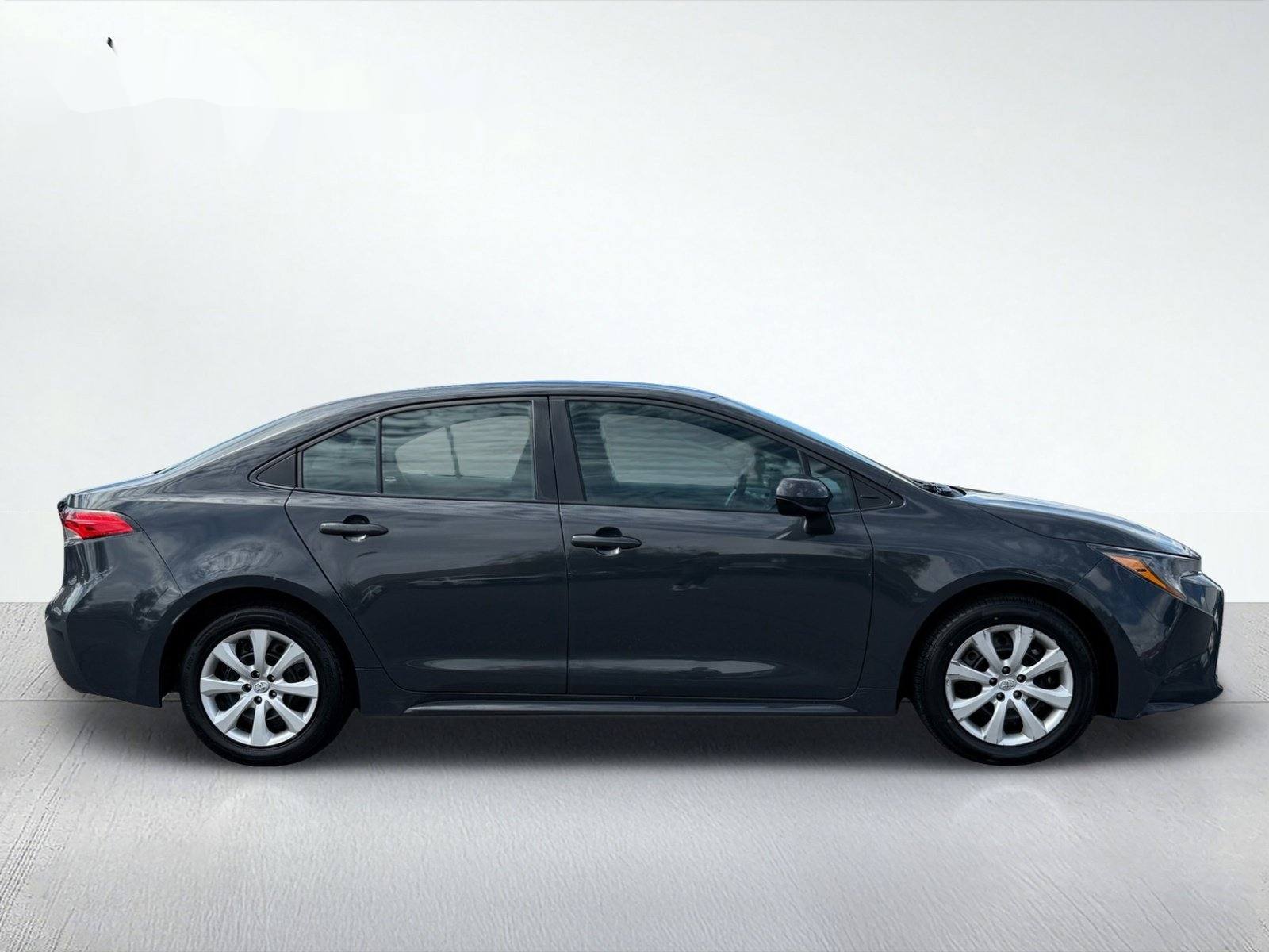 2025 Toyota Corolla LE — photo 8 thumbnail