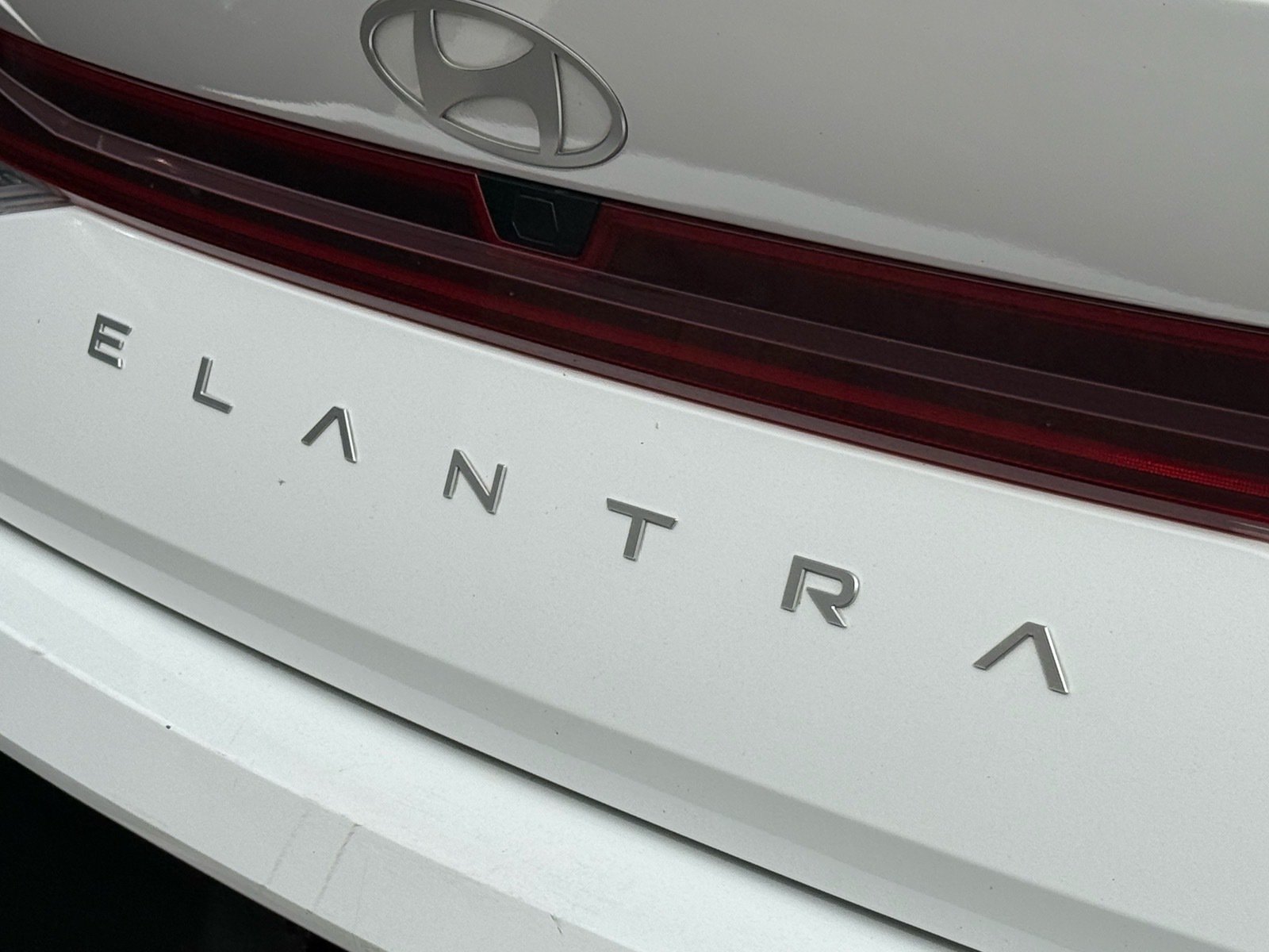 2025 Hyundai Elantra SEL Convenience — photo 10 thumbnail