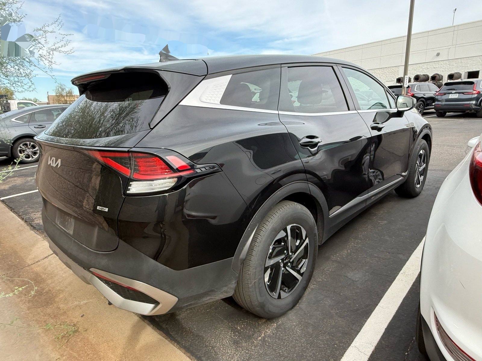 2025 Kia Sportage Hybrid LX — photo 3 thumbnail