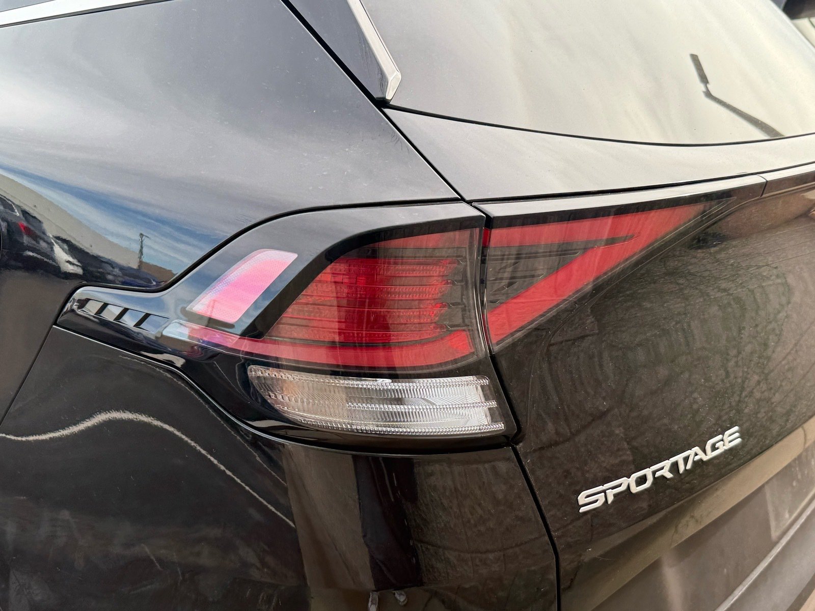 2025 Kia Sportage Hybrid LX — photo 8 thumbnail