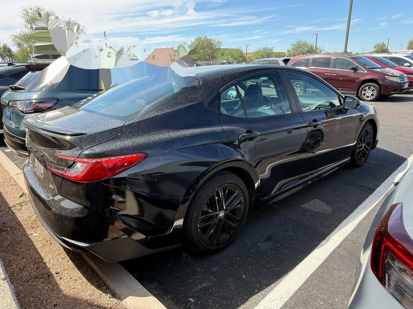 2025 Toyota Camry SE — photo 2 thumbnail