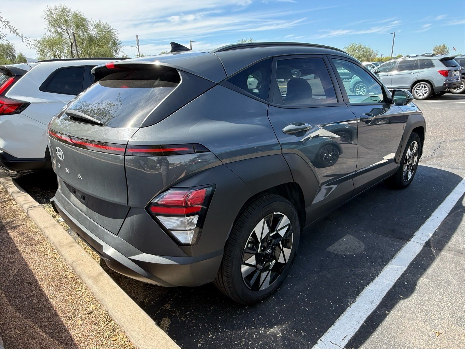 2025 Hyundai Kona SEL — photo 3 thumbnail