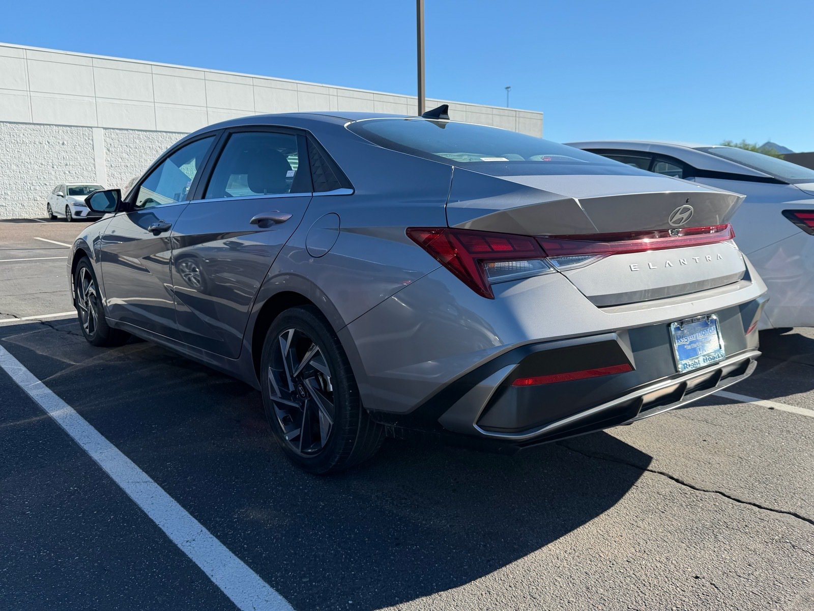 2025 Hyundai Elantra SEL Convenience — photo 2 thumbnail