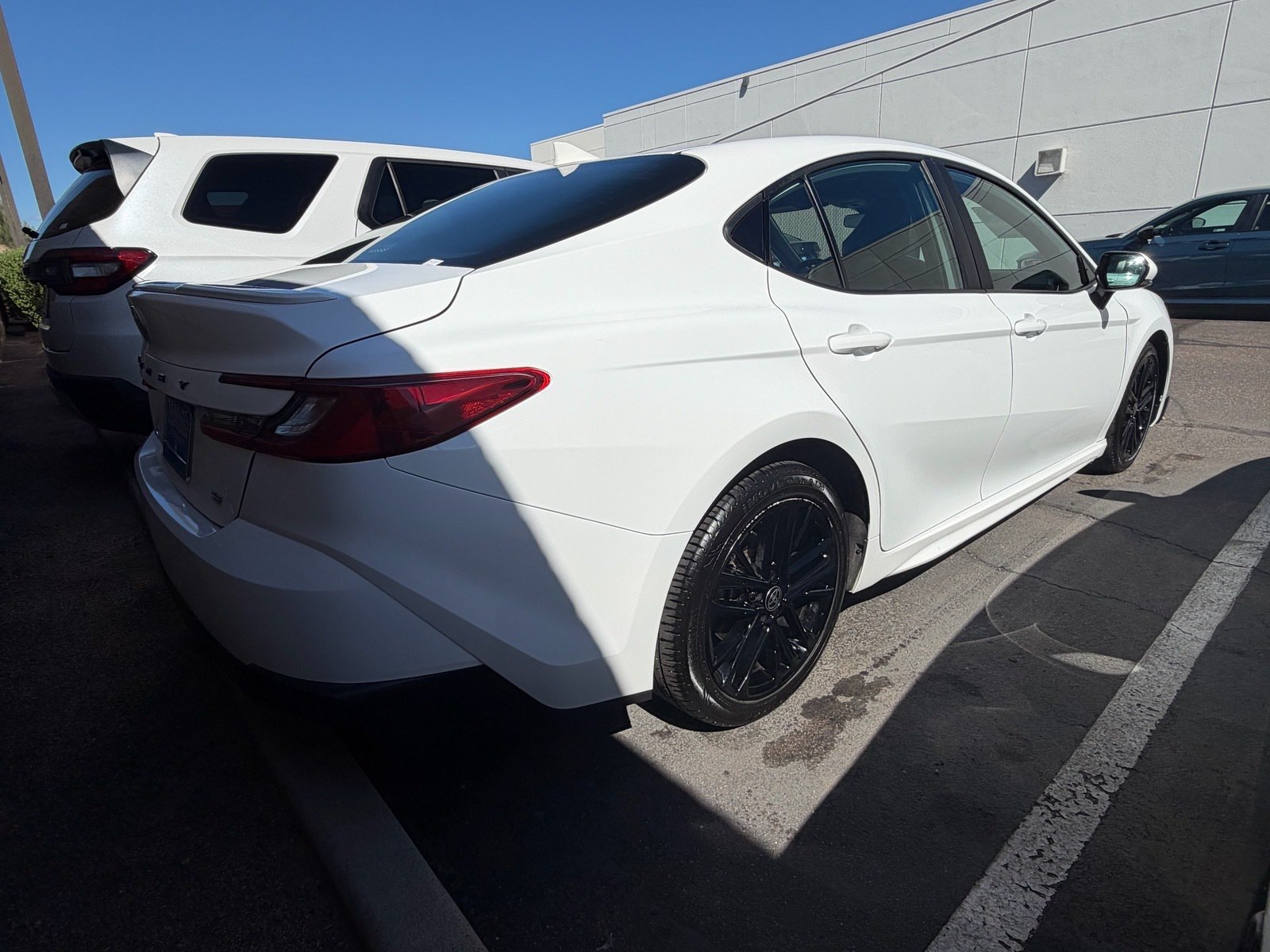 2025 Toyota Camry SE — photo 3 thumbnail