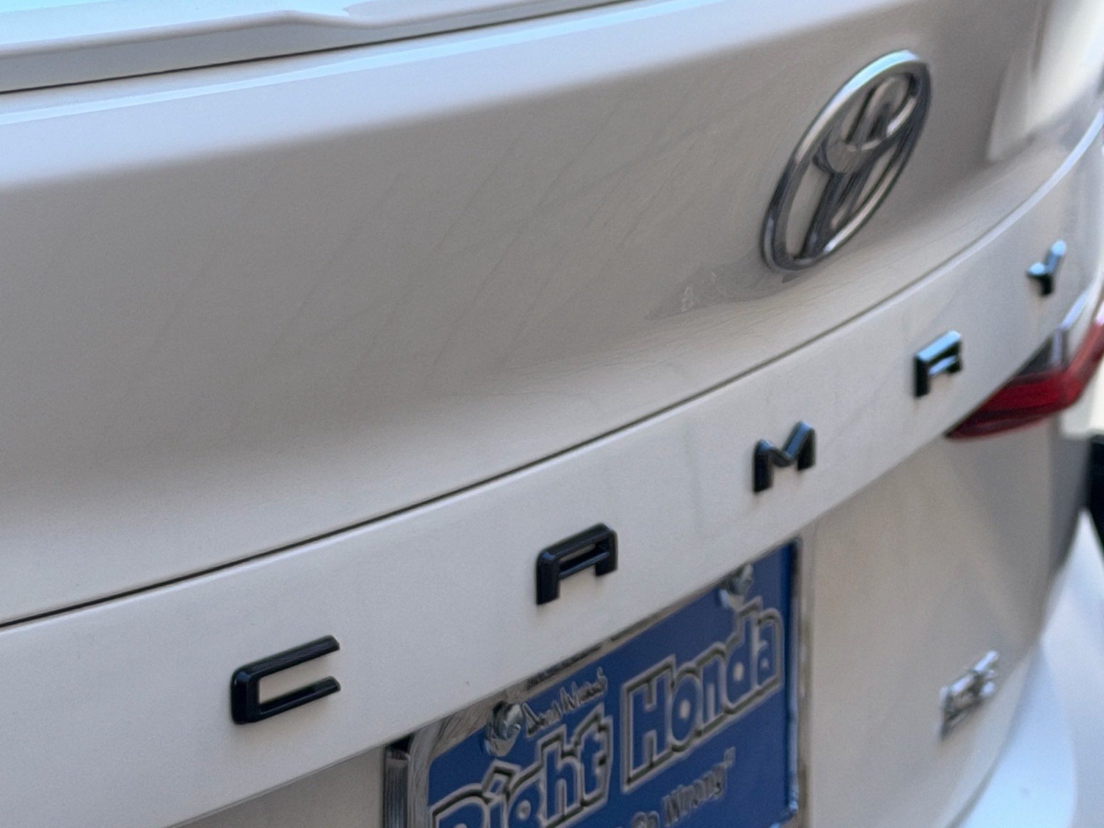2025 Toyota Camry SE — photo 9 thumbnail