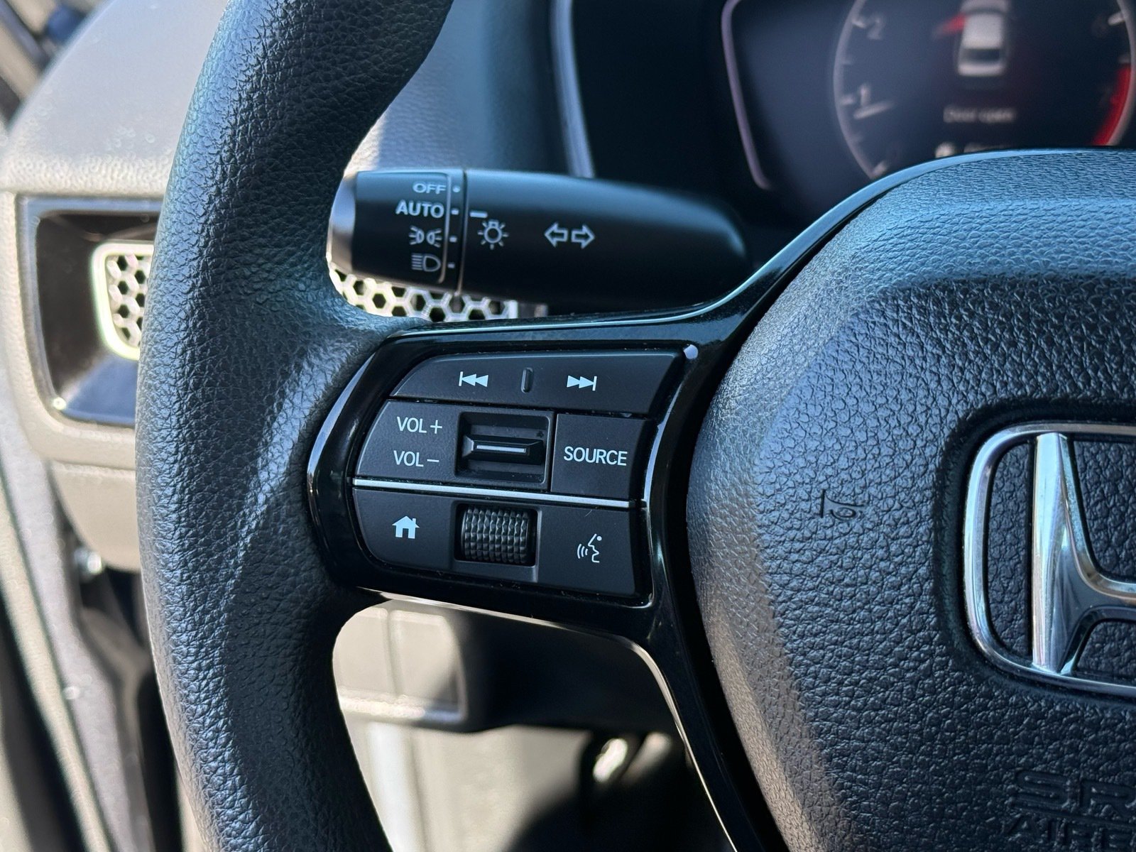 2025 Honda Civic LX — photo 16 thumbnail