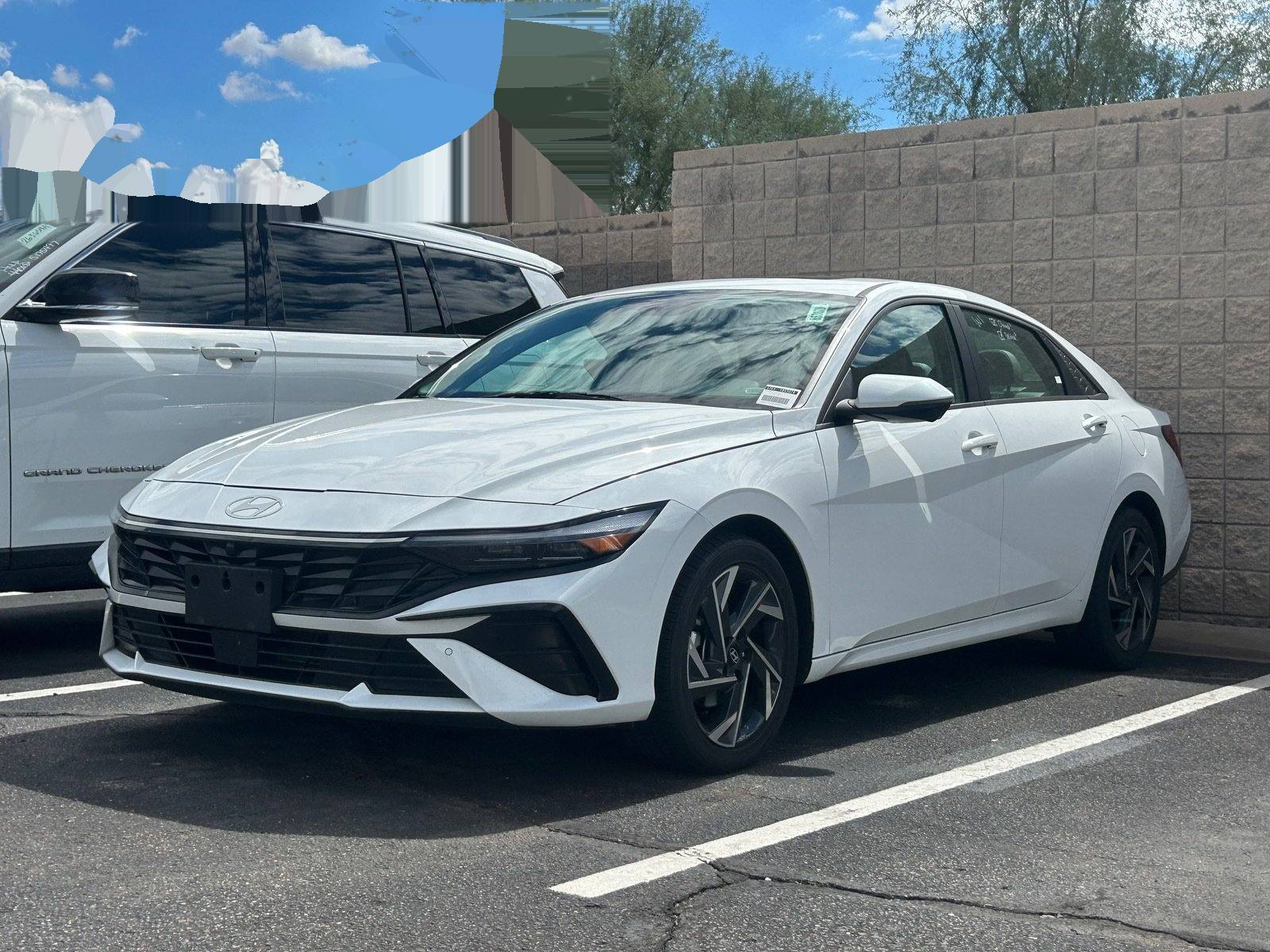 2024 Hyundai Elantra Limited — photo 1